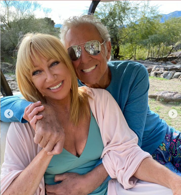 Suzanne Somers and Alan Hamel from a post dated October 16, 2023 | Source: instagram.com/suzannesomers