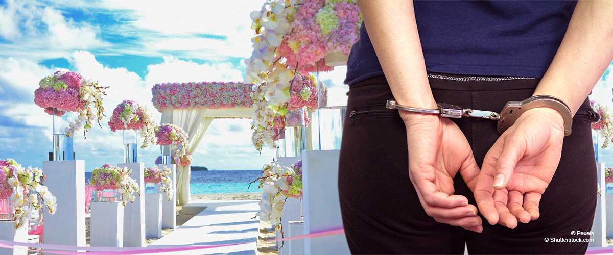 Frau verhaftet, nachdem sie angeblich 93.000 $ unterschlug, um Hochzeit ihrer Träume zu feiern