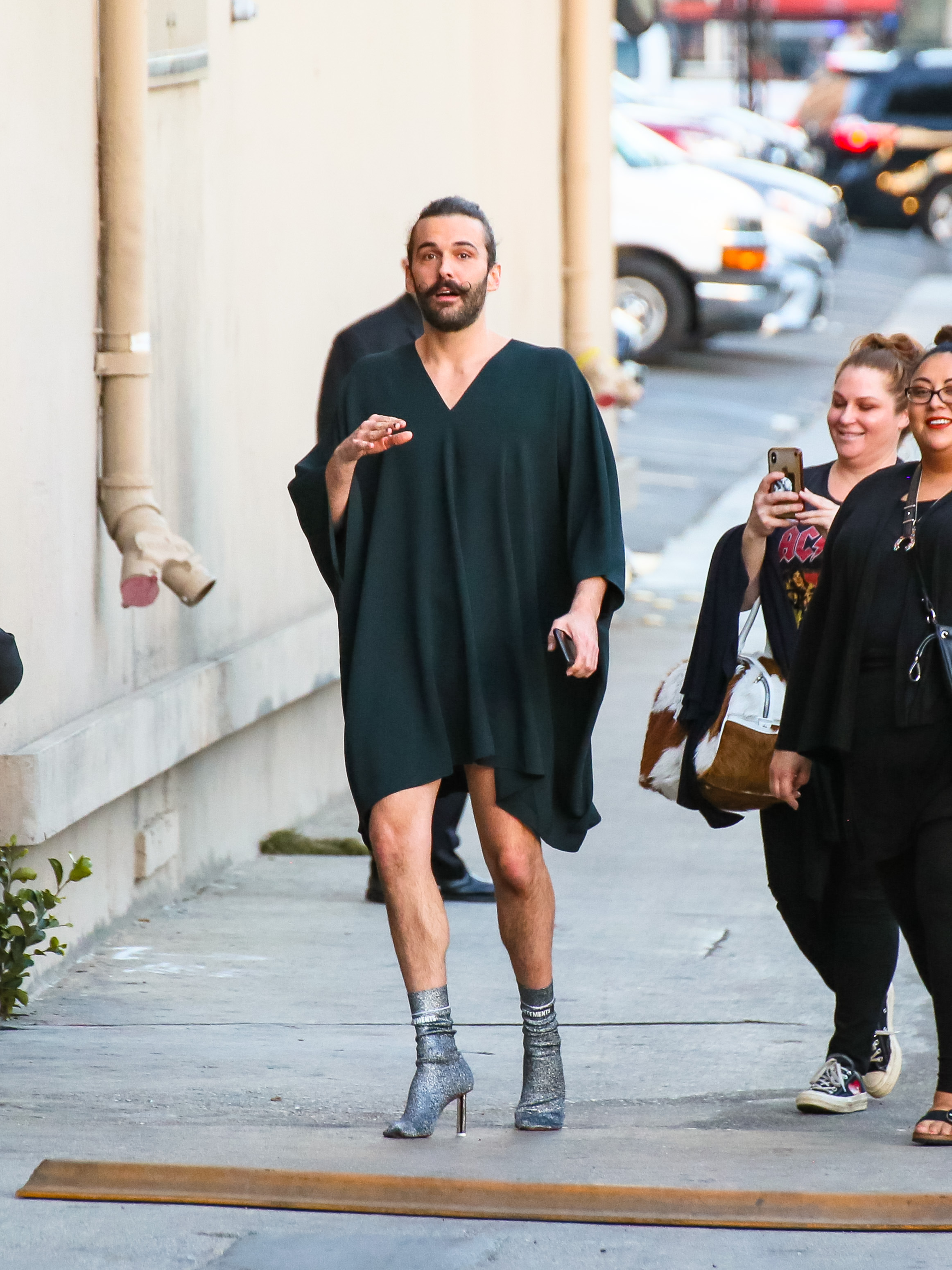 Jonathan Van Ness spotted arriving at "Jimmy Kimmel Live" in Los Angeles, California on December 20, 2018. | Source: Getty Images