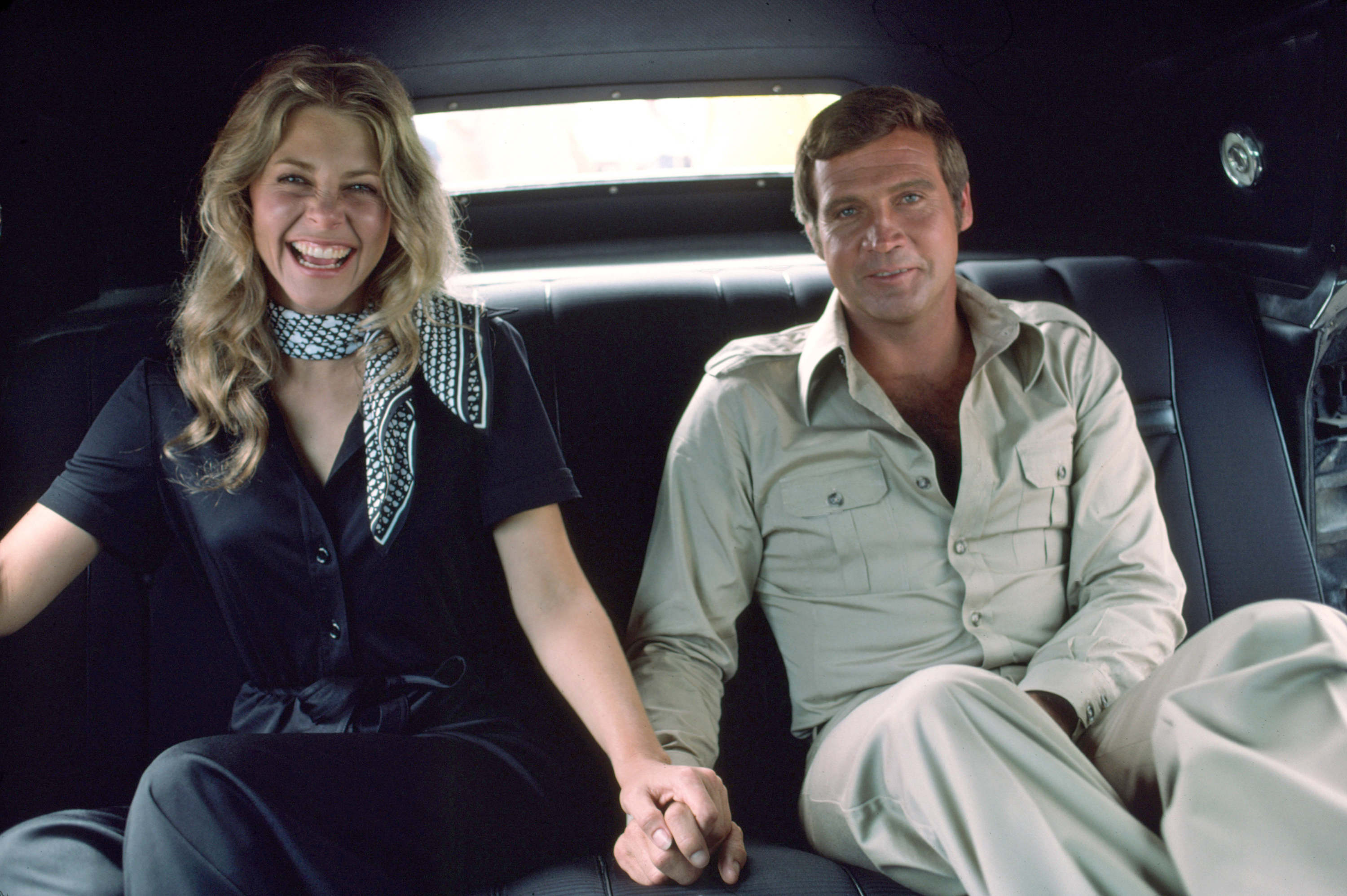 Lindsay Wagner (Jaime) and Lee Majors (Steve) “The Bionic Woman” on September 21, 1975 | Source: Getty Images
