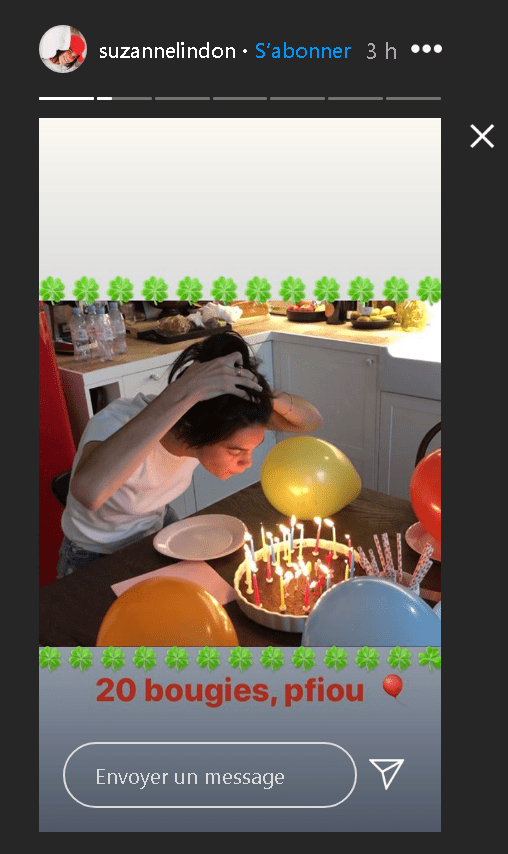 Suzanne Lindon souffle sa bougie d'anniversaire. | Photo : Insatagram/suzannelindon Suzanne Lindon souffle sa bougie d'anniversaire. | Photo : Insatagram/suzannelindon