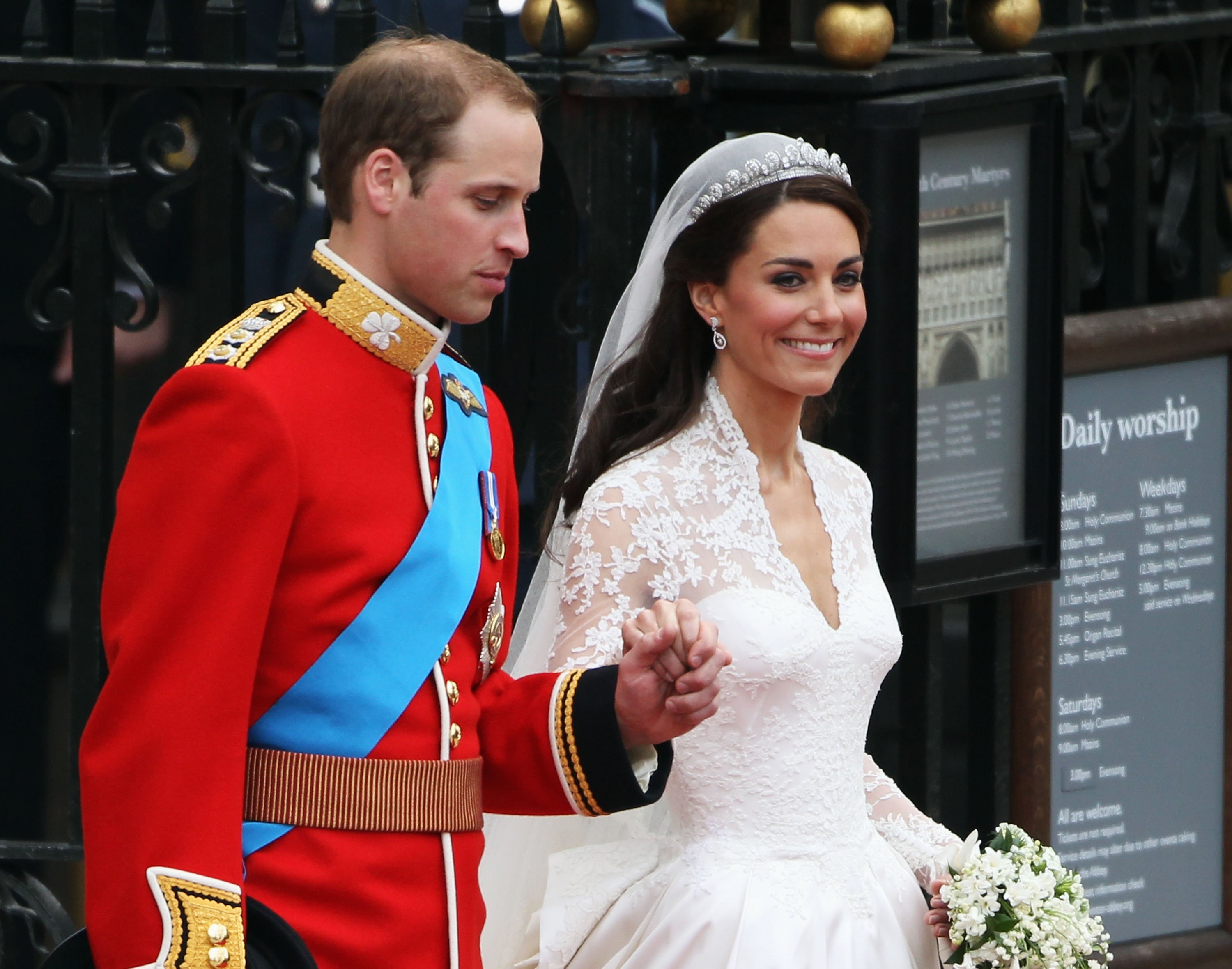 Prince William and his wife Kate, Duchess of Cambridge (Kate Middleton) at their wedding on April 29, 2011, at Westminster Abbey in London | Source: Getty Images)