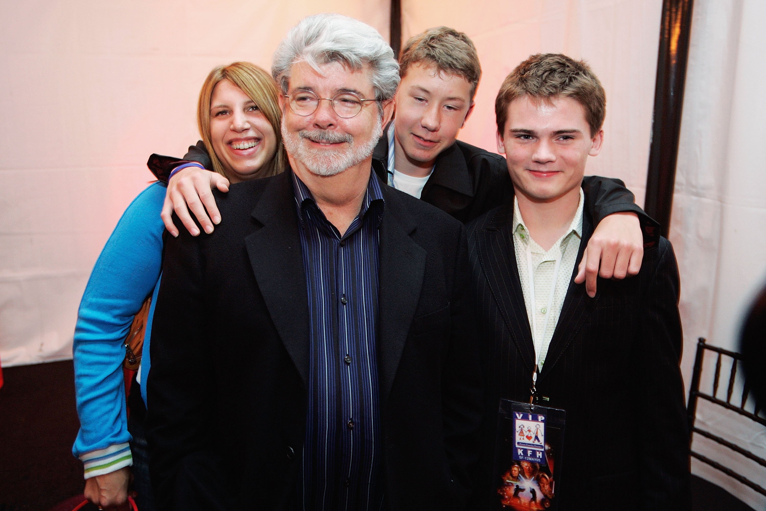 George Lucas, Amanda Lucas, Jett Lucas and Jake Lloyd on May 12, 2005, in San Francisco, California | Source: Getty Images 