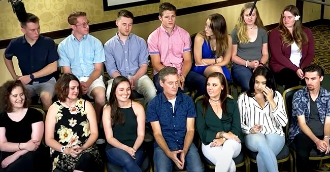 Un donante de esperma conoce a 19 niños que nunca supo que tenía. | Foto: Youtube.com/Inside Edition