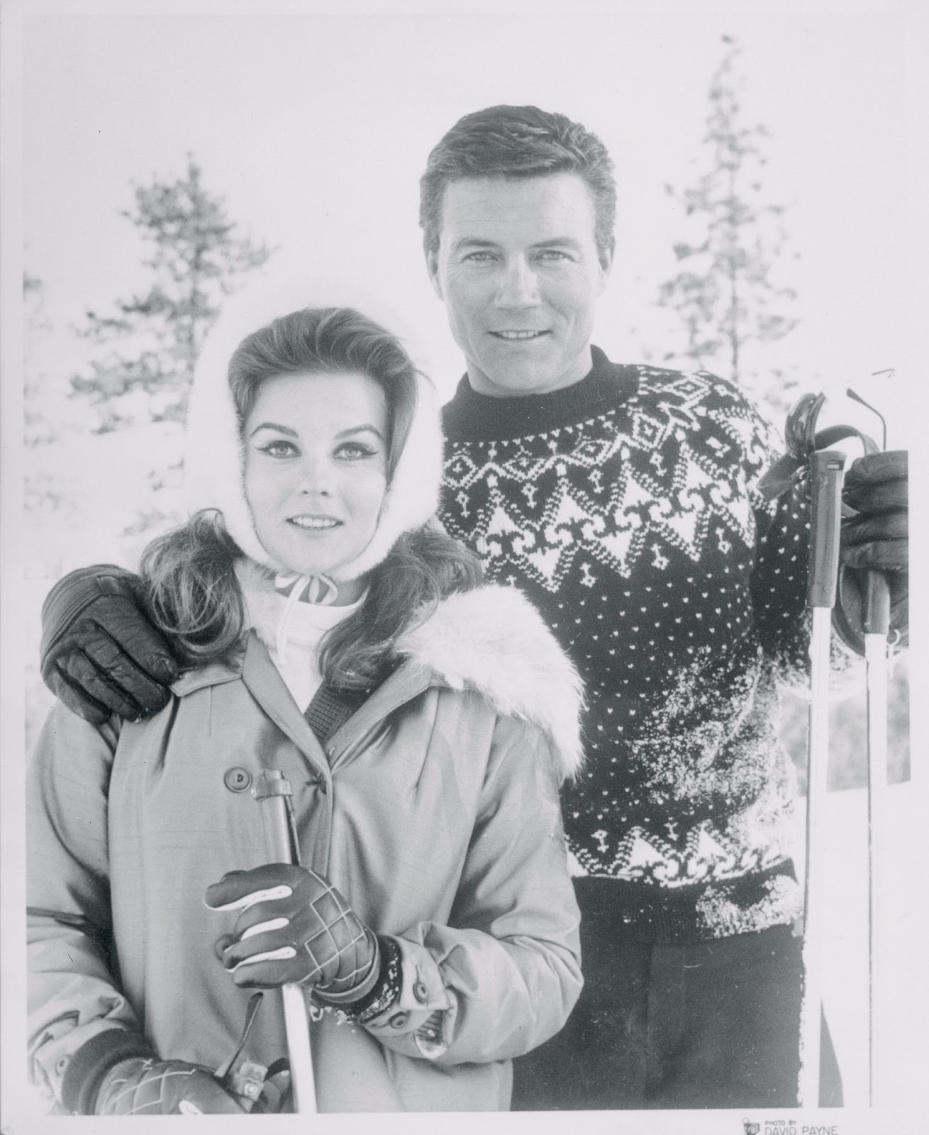 The actress and Roger Smith circa 1966. | Source: Getty Images