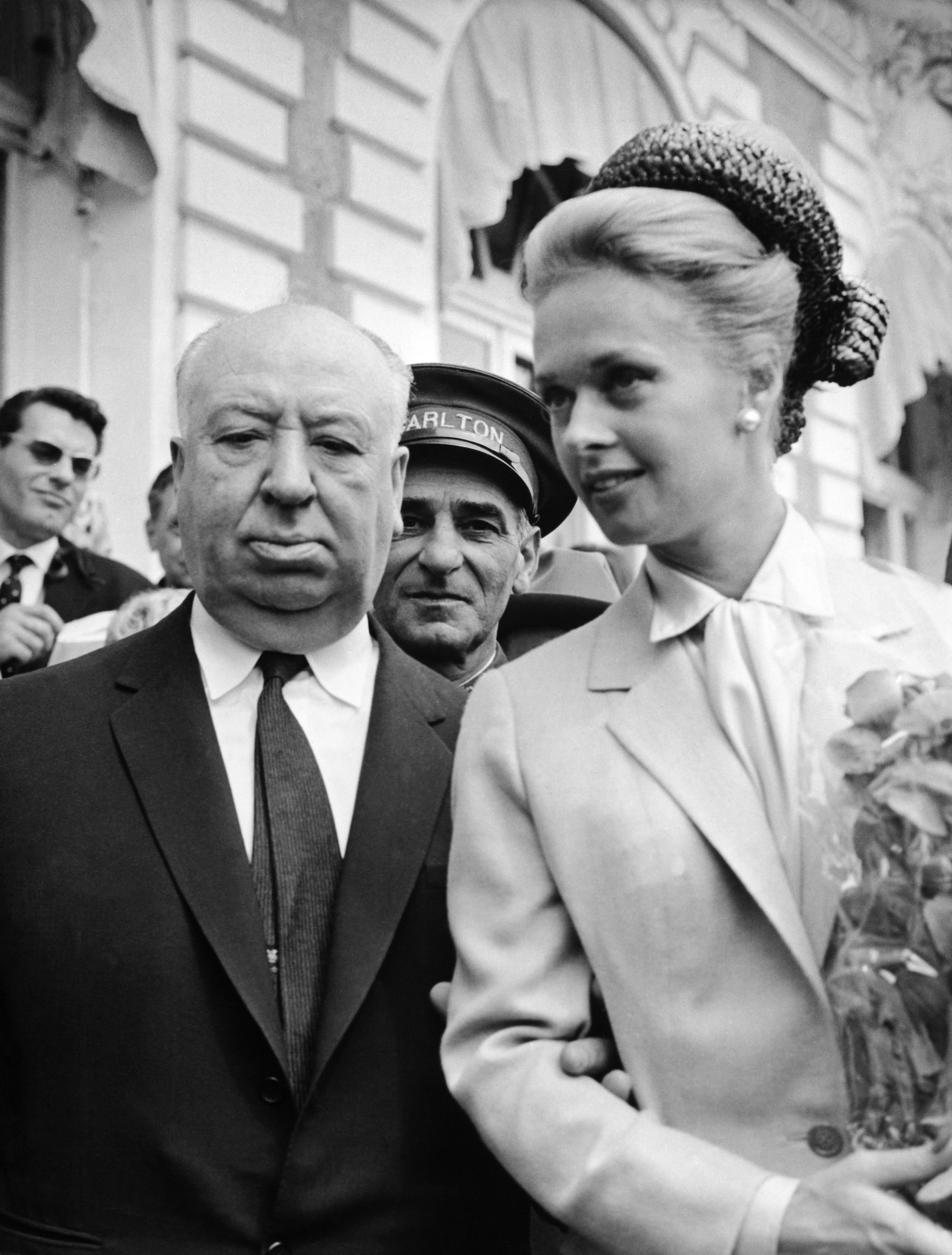 Alfred Hitchcock and Tippi Hedren in front of The Carlton Hotel in May 1963. | Source: Getty Images
