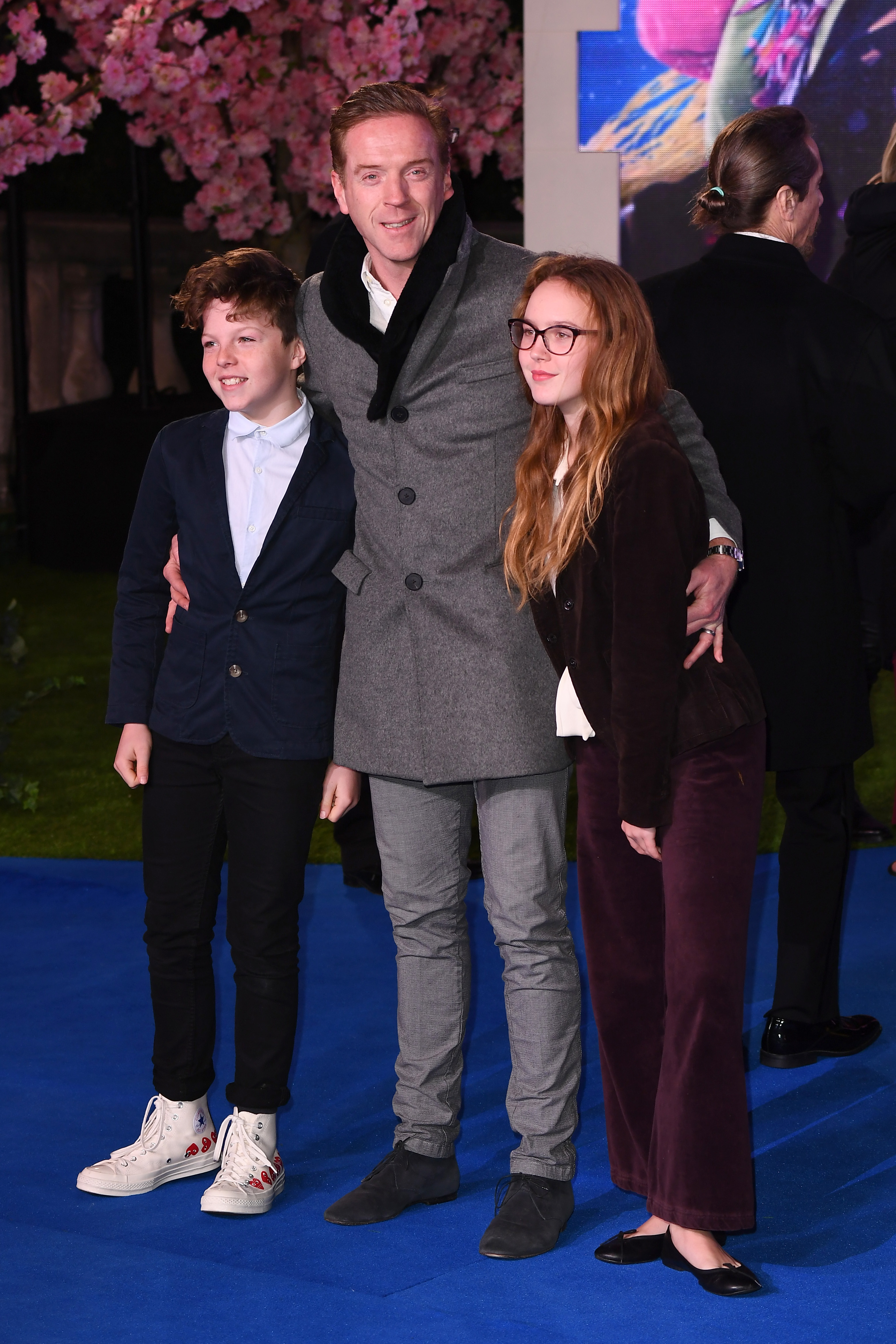 Damian Lewis, seine Kinder Gulliver Lewis und Manor McCrory-Lewis besuchen die Premiere von "Mary Poppins Returns" in der Royal Albert Hall am 12. Dezember 2018 in London, England. | Quelle: Getty Images