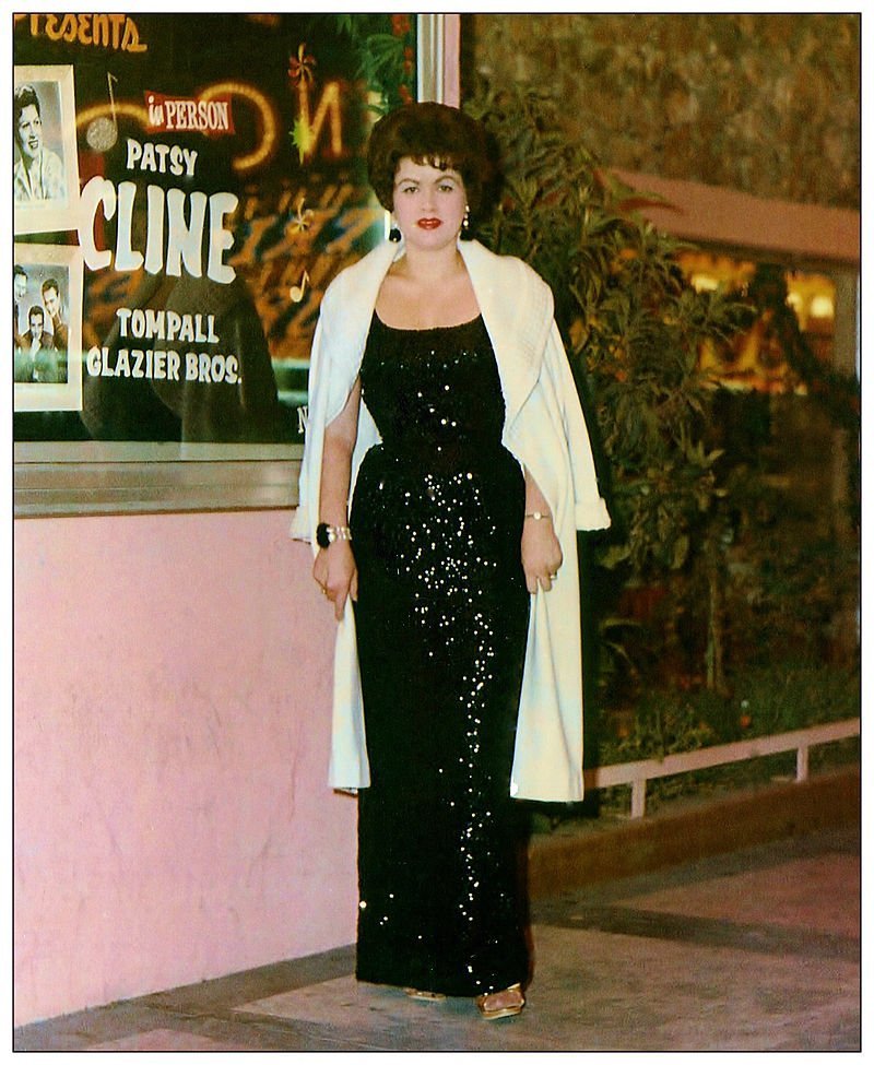 American singer Patsy Cline pictured in 1962. | Photo: Wikimedia Commons