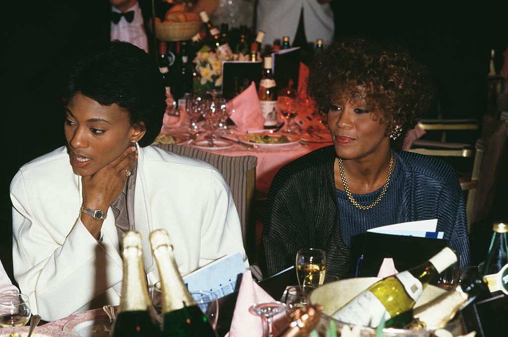 Author Robyn Crawford with best friend Whitney Houston in 1988/ Source: Getty Images