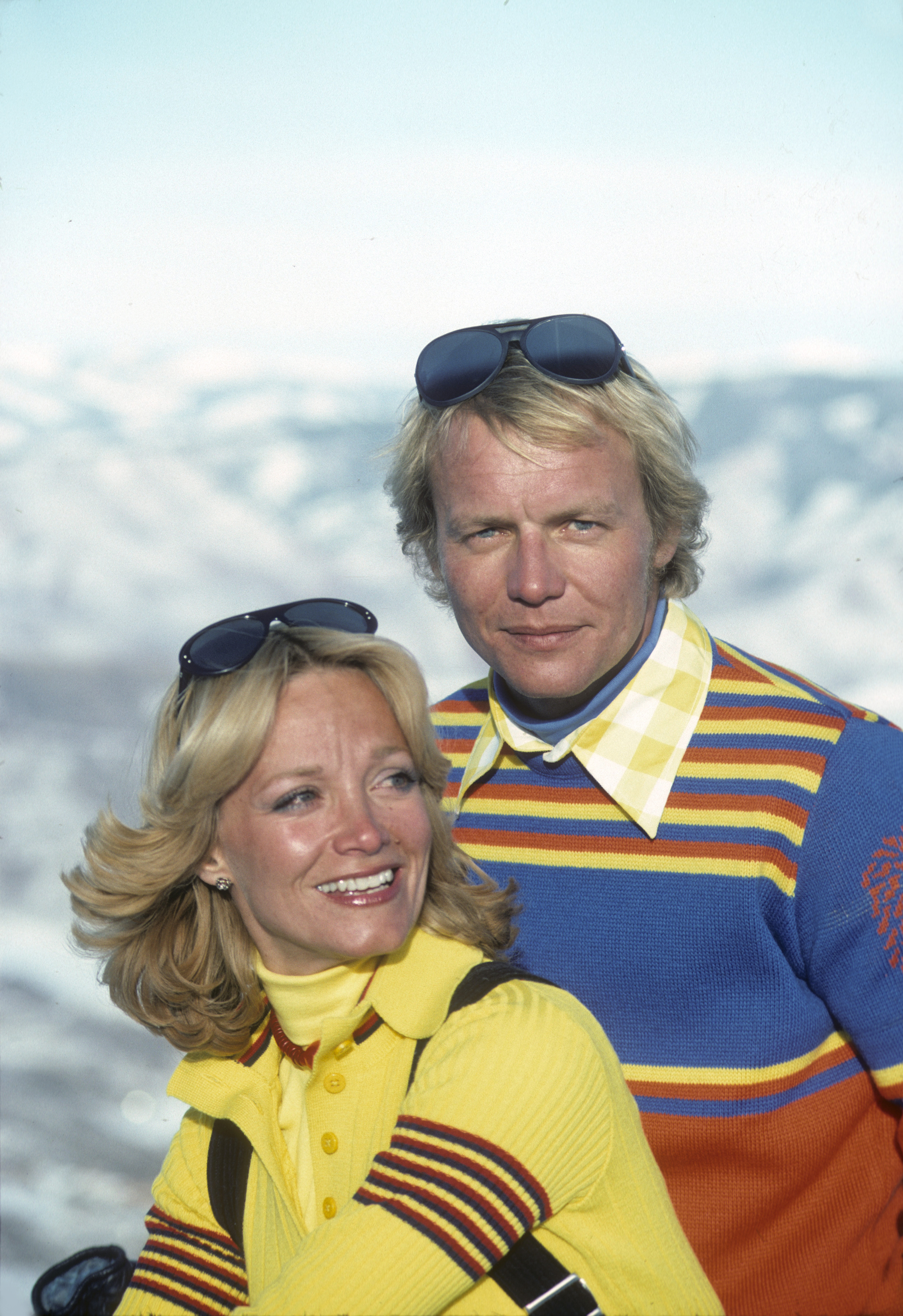 Karen Carlson and David Soul on vacation, skiing in Aspen in 1976 | Source: Getty Images