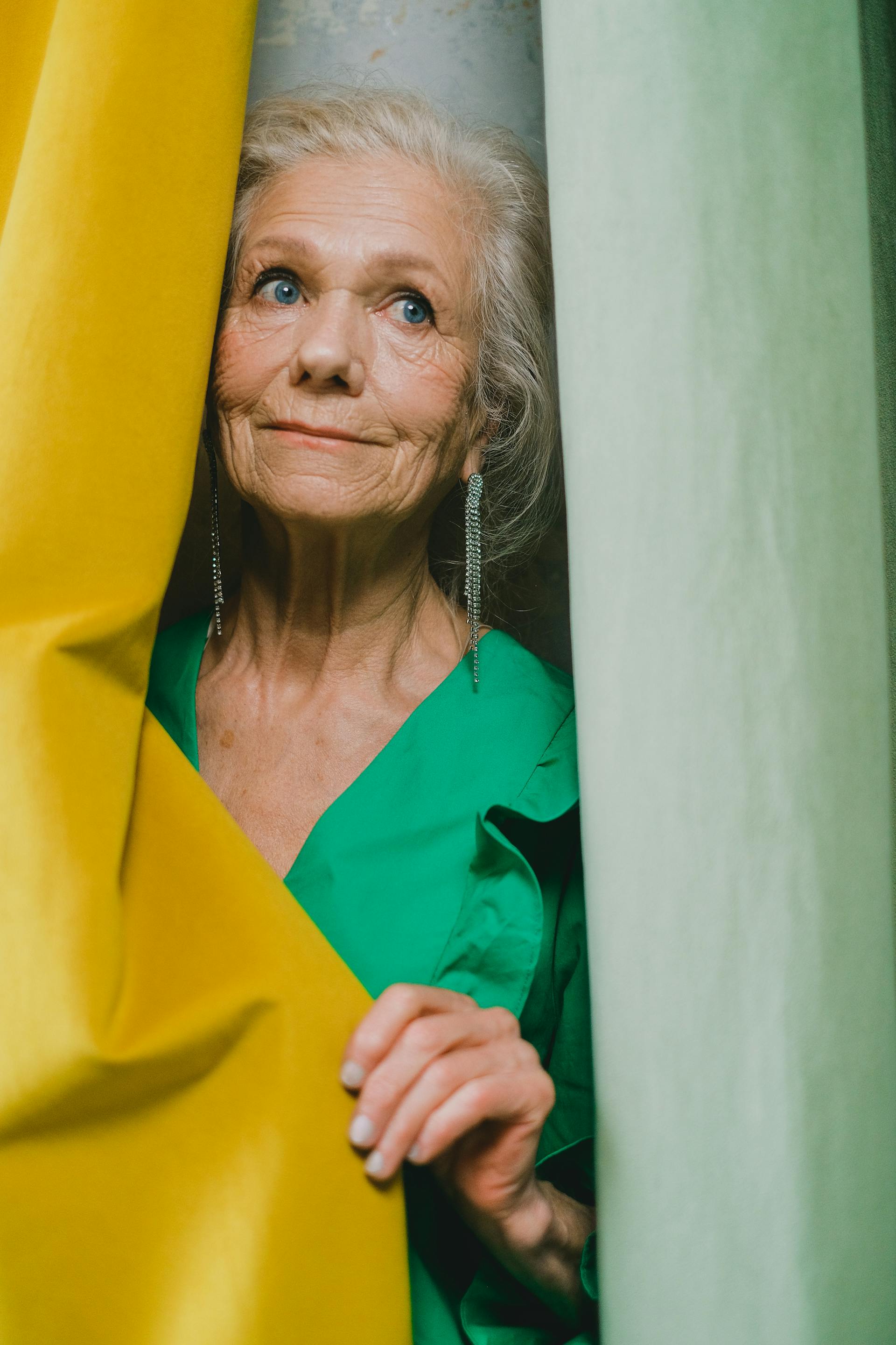 this-older-woman-was-really-nasty-to-her-waitress-this-older-woman