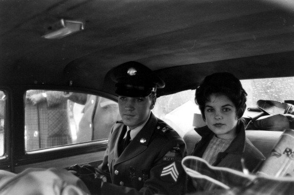 Elvis and Priscilla leave the house he and his family occupied in Bad Nauheim, Germany | Photo: Getty Images