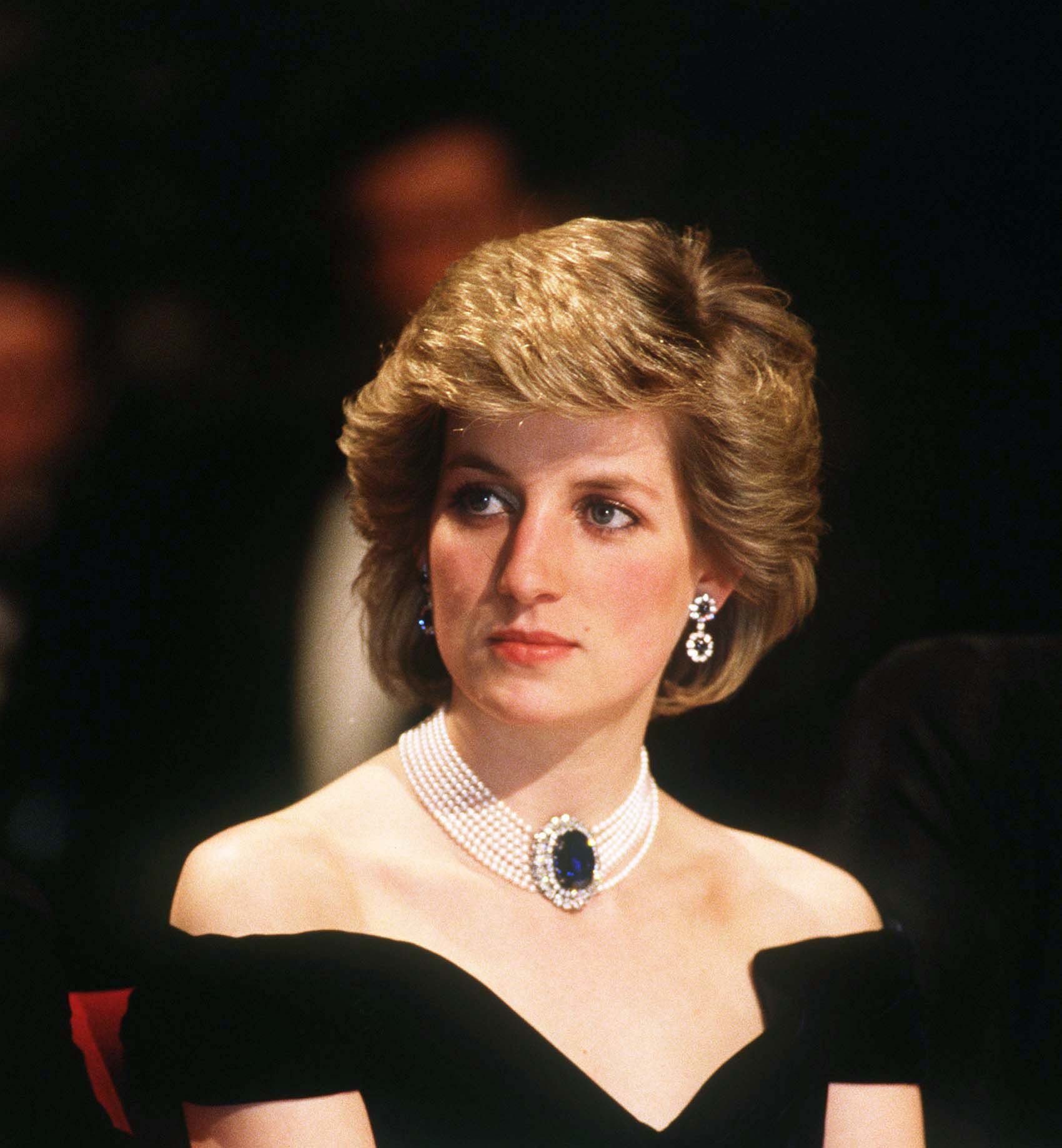 Diana, Princess of Wales, wearing a dress designed by Victor Edelstein at a state banquet in Vienna, Austria, on April 16, 1986 | Source: Getty Images