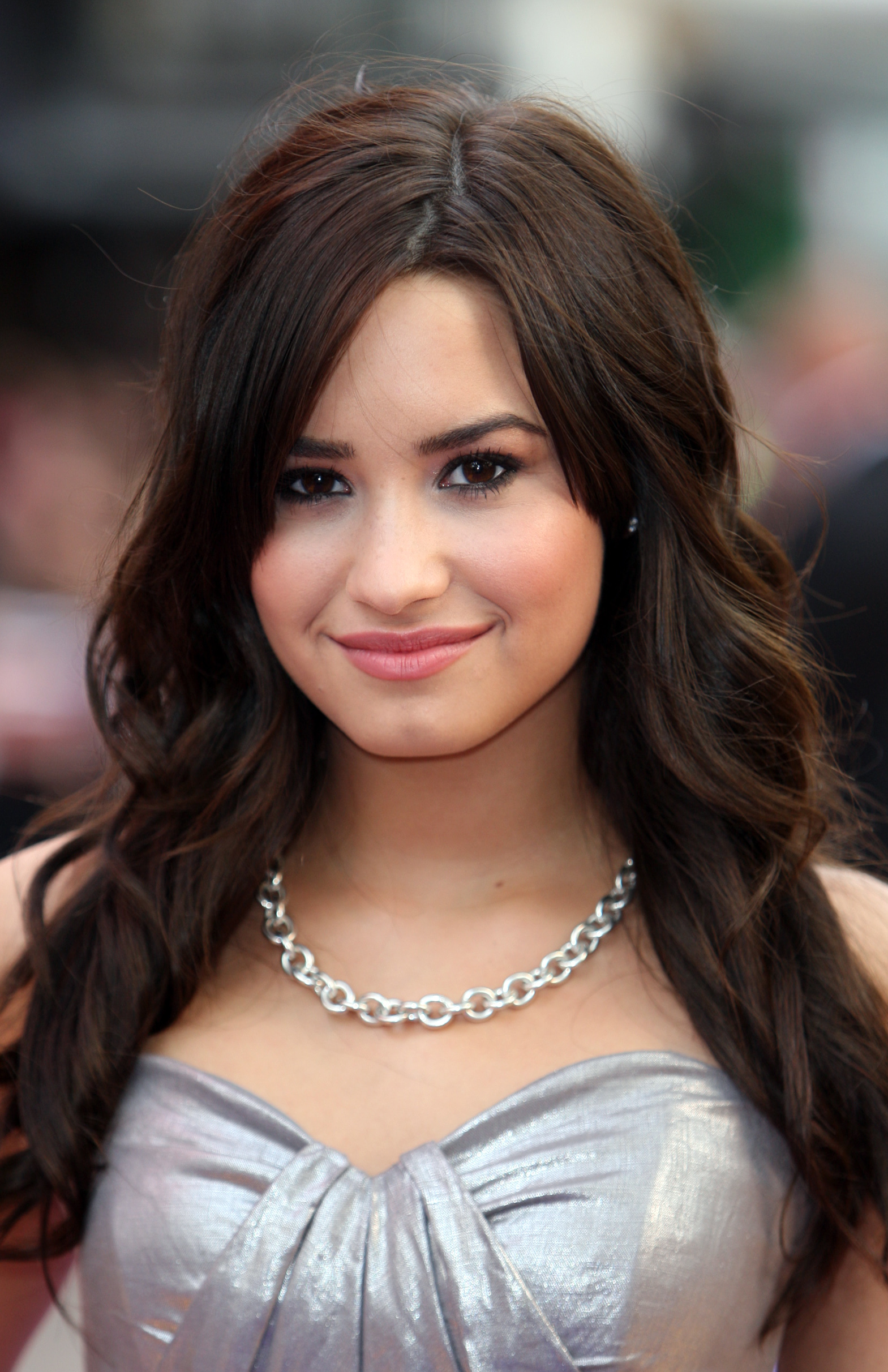 The singer and actress pictured during the "Hannah Montana" premiere in April 2009 | Source: Getty Images