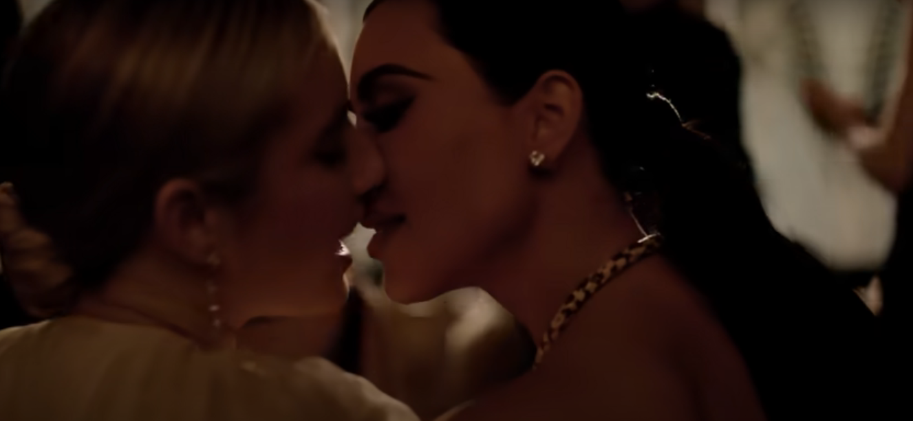 Kim Kardashian and Emma Roberts kiss during a teaser for "American Horror Stories" | Source: YouTube.com/FXNetworks