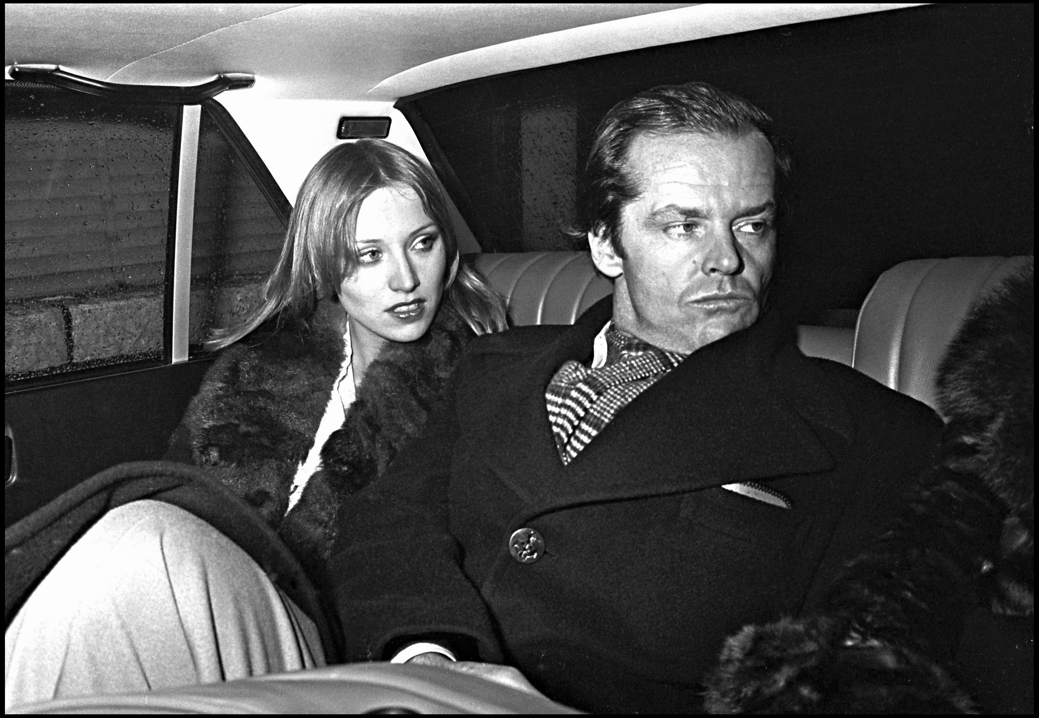 Jack Nicholson and Winnie Hollman on the way to see the movie "One Flew Over the Cuckoo's Nest" in 1976 in Paris, France. | Source: Getty Images