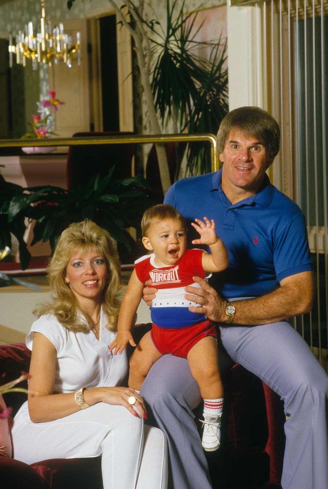 Carol J. Woliung, Pete Rose, and Tyler Rose photographed in their home in the 1980s. | Source: Getty Images