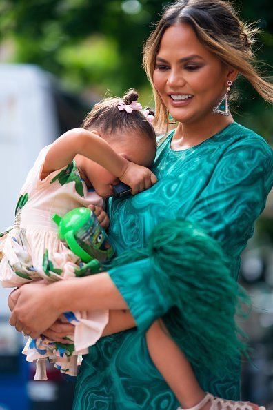 Chrissy Teigen and Luna Stephens are seen in Little Italy on June 24, 2019 in New York City | Photo: Getty Images