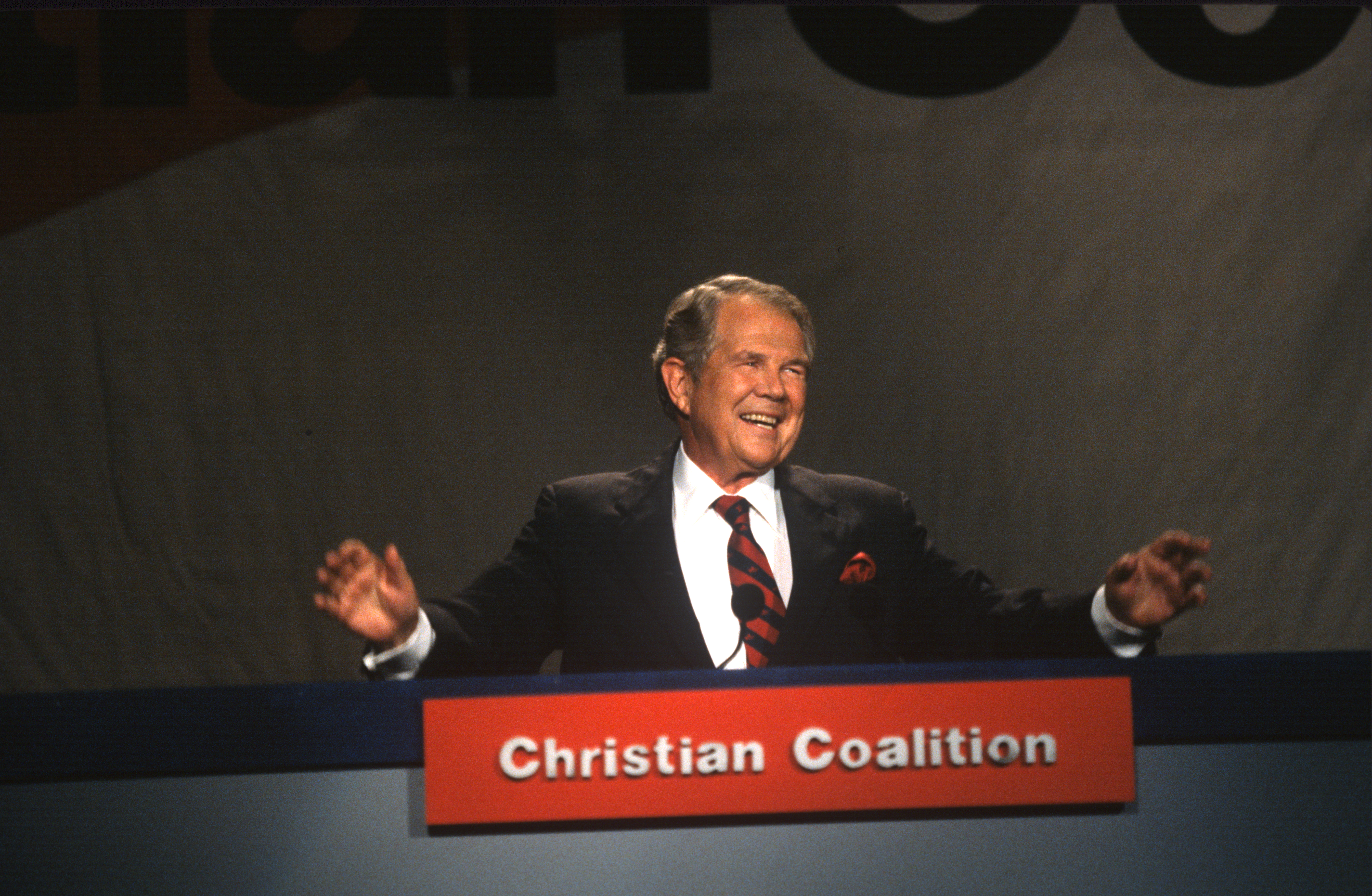 Pat Robertson speaking at the Christian Coalition's annual meeting on September 9, 1995, in Washington D.C. | Source: Getty Images