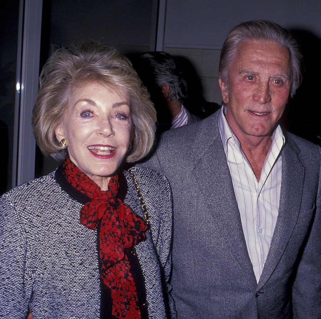 Kirk Douglas and wife Anne Douglas attend Tony Curtis Exhibit Opening on April 22, 1989, in Beverly Hills, California. | Source: Getty Images.