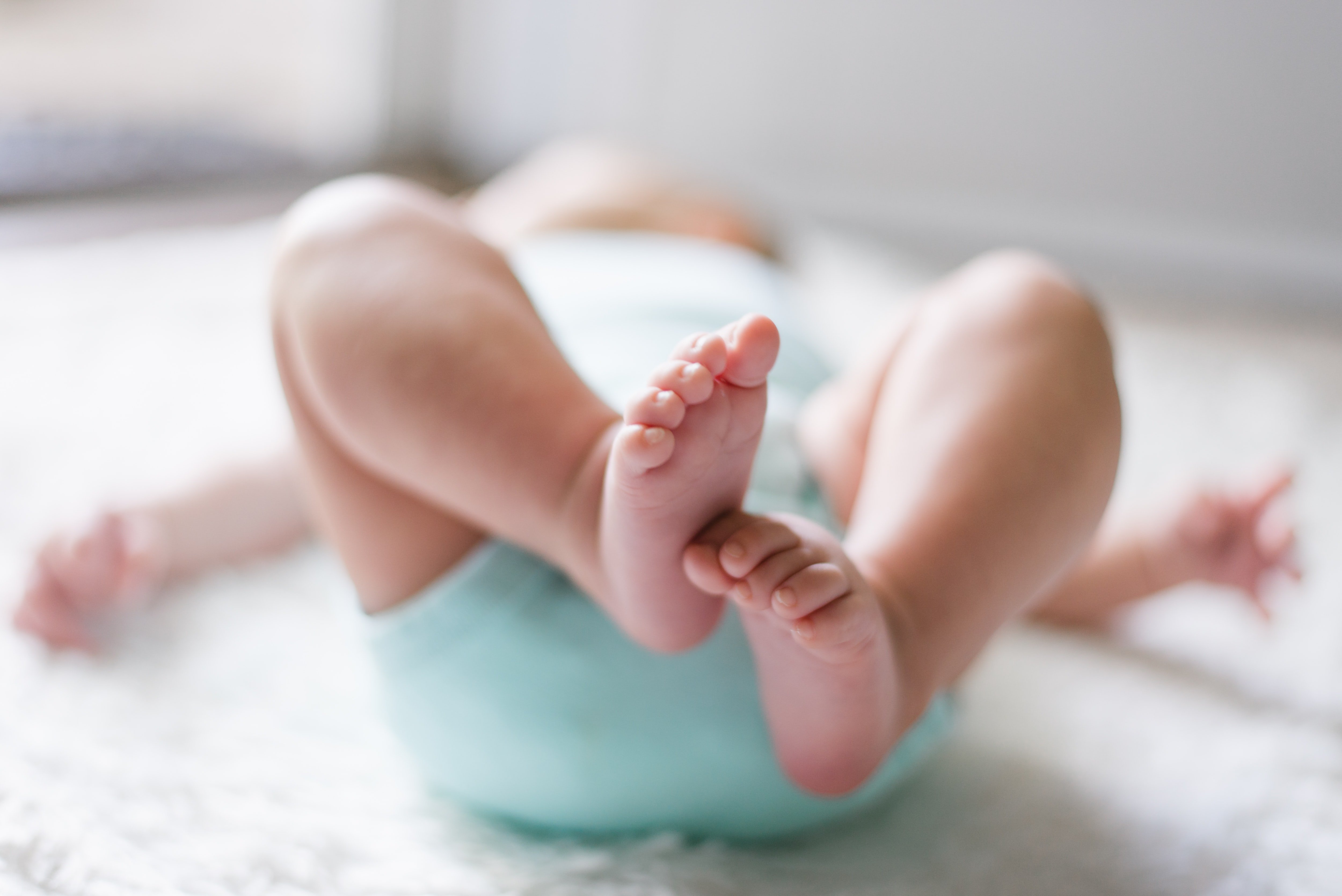 Ruby & Matthew were shocked after seeing a baby at their doorstep. | Source: Unsplash