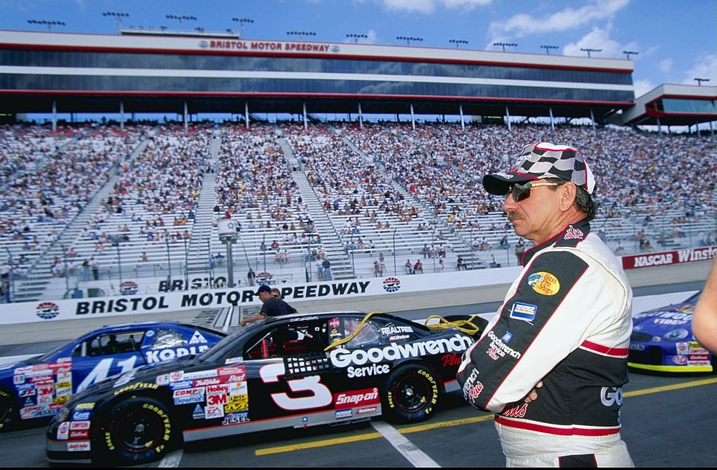 Dale Earnhardt looking on during practice for the Food City 500 of the NASCAR Winston Cup Series in Bristol, Tennessee | Photo: Getty Images