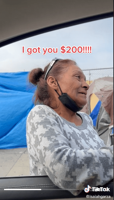 He gave her $200 | Source: TikTok/isaiahgarza