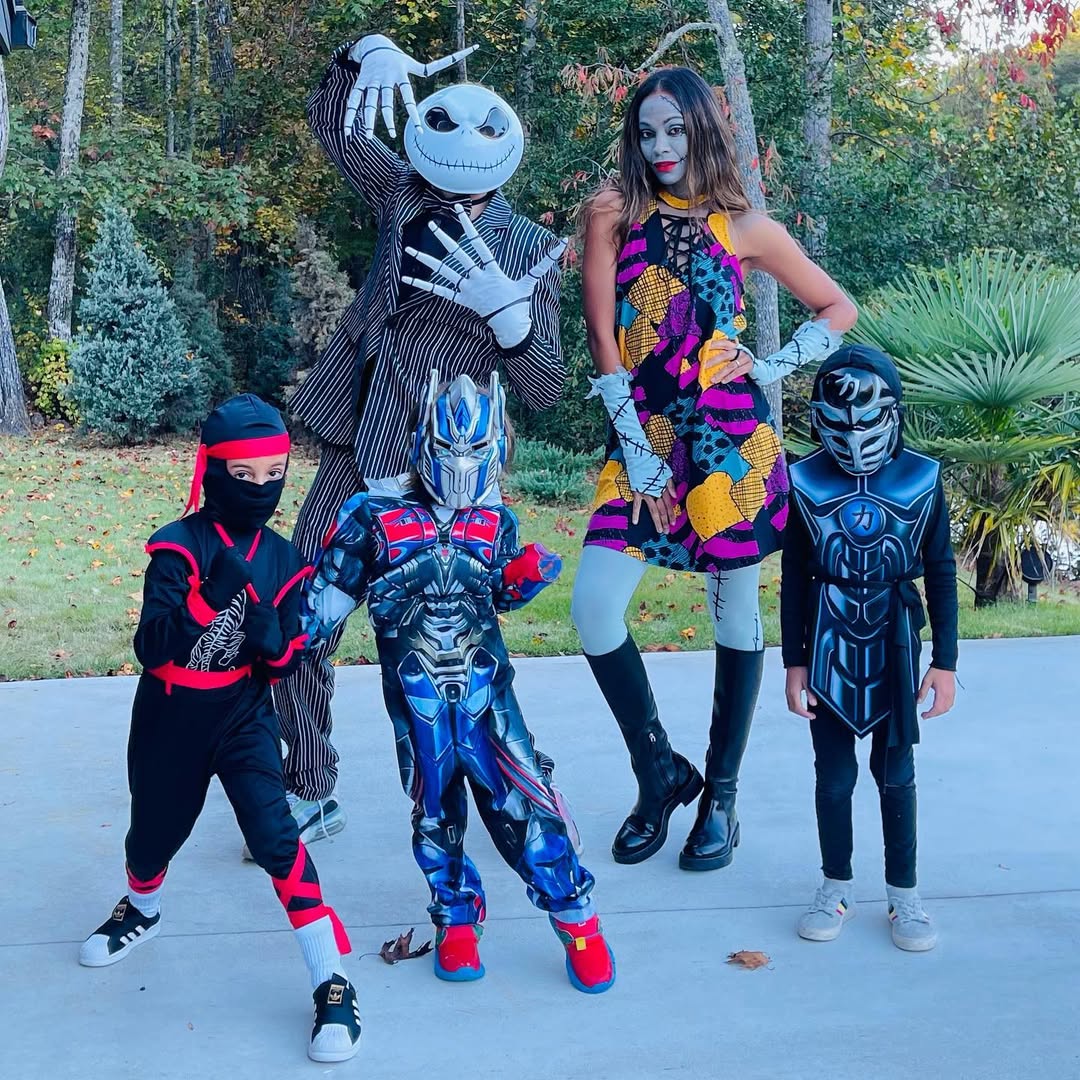 Zoe Saldaña and her family from a post dated November 1, 2021. | Source: Instagram/zoesaldana