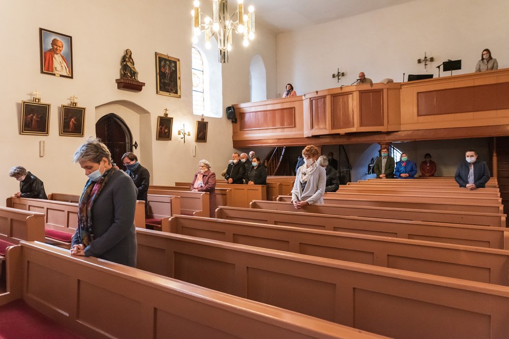 A photo of a church service | Photo: Shutterstock