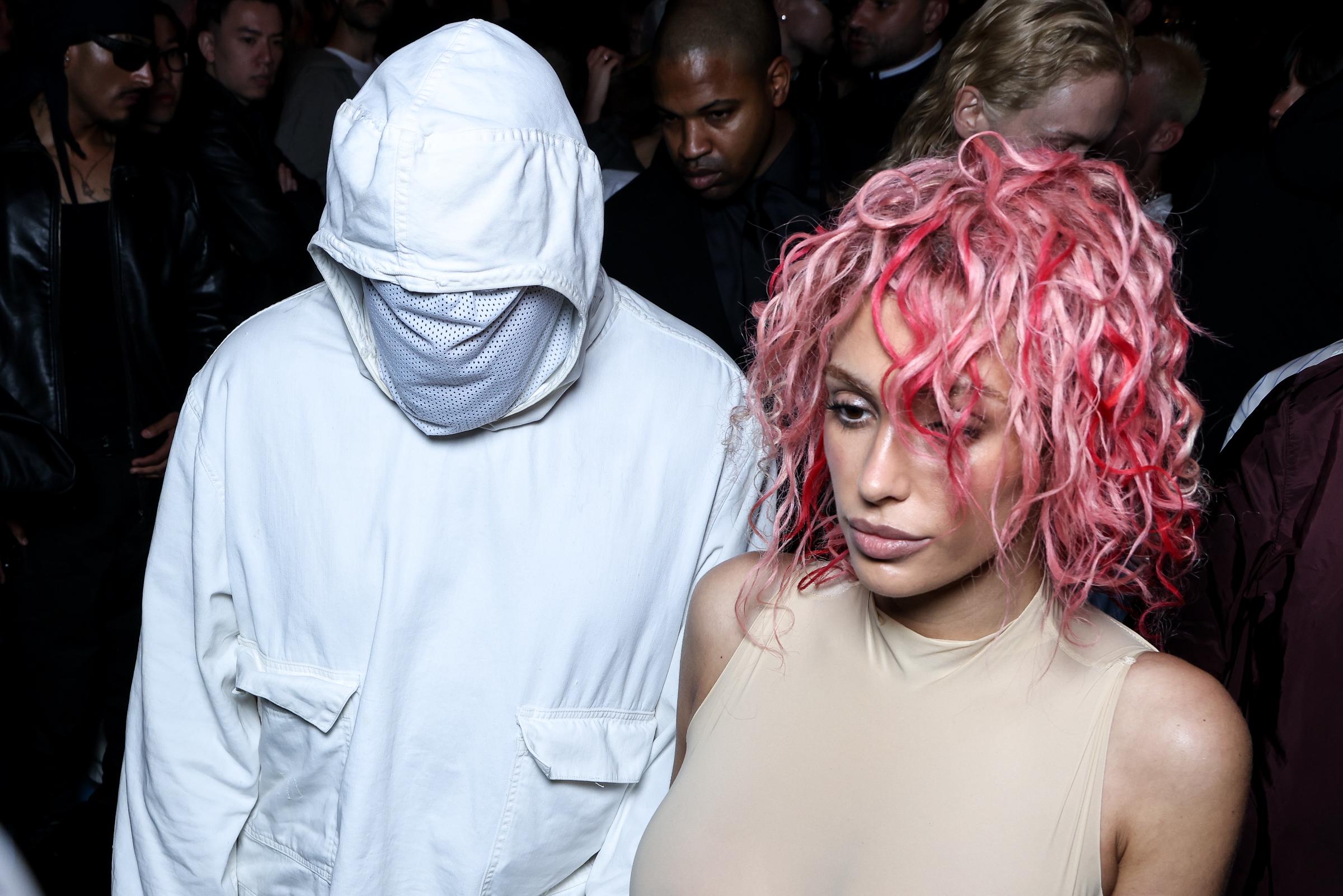 The bright pink hair made this one of Bianca Censori's most recognizable appearances. Looking back, the colorful look feels very different from the muted outfits that would later become closely associated with her public image. | Source: Getty Images