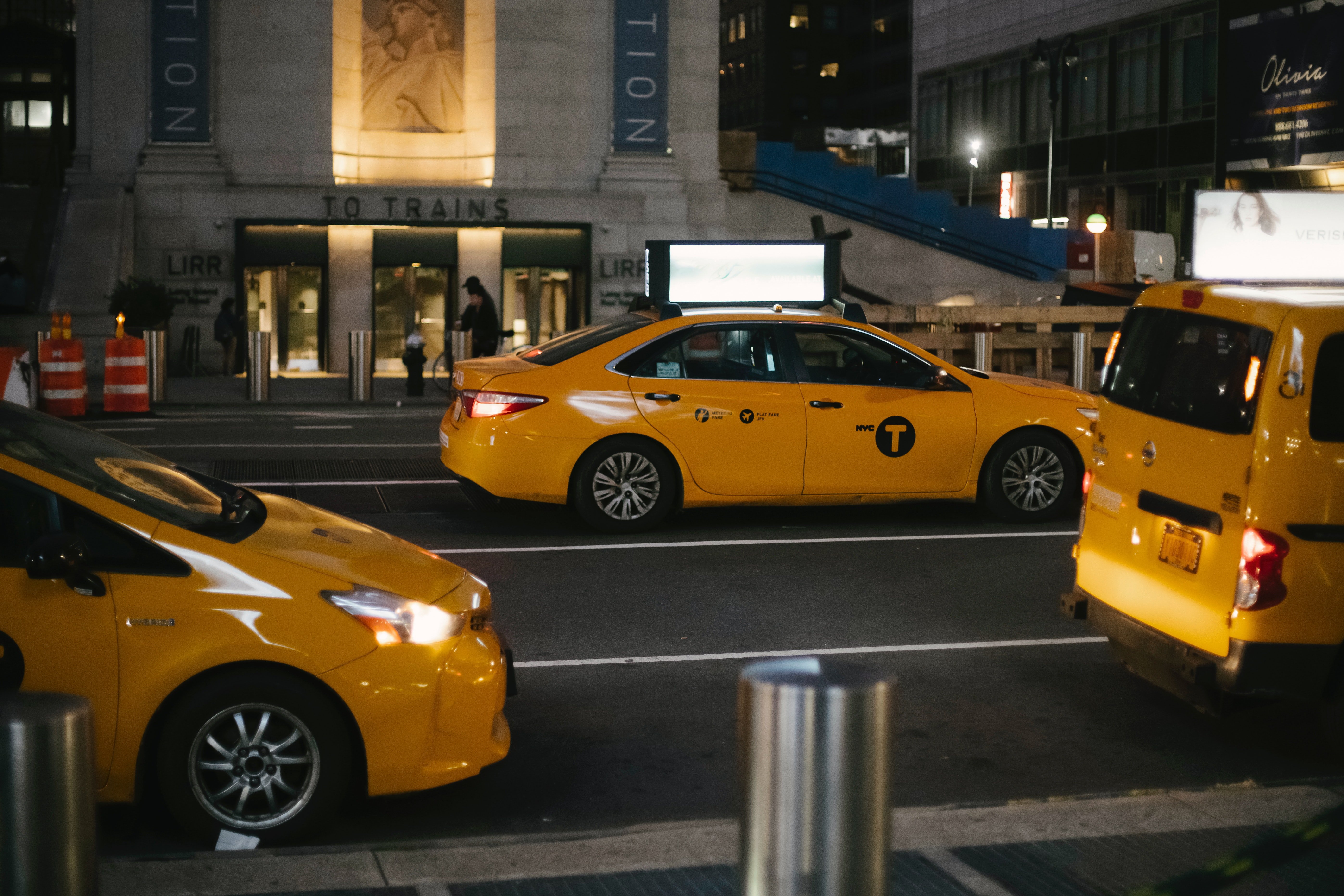 People adviced on the importance of cross-checking cabs & drivers before getting in | Photo: Pexels