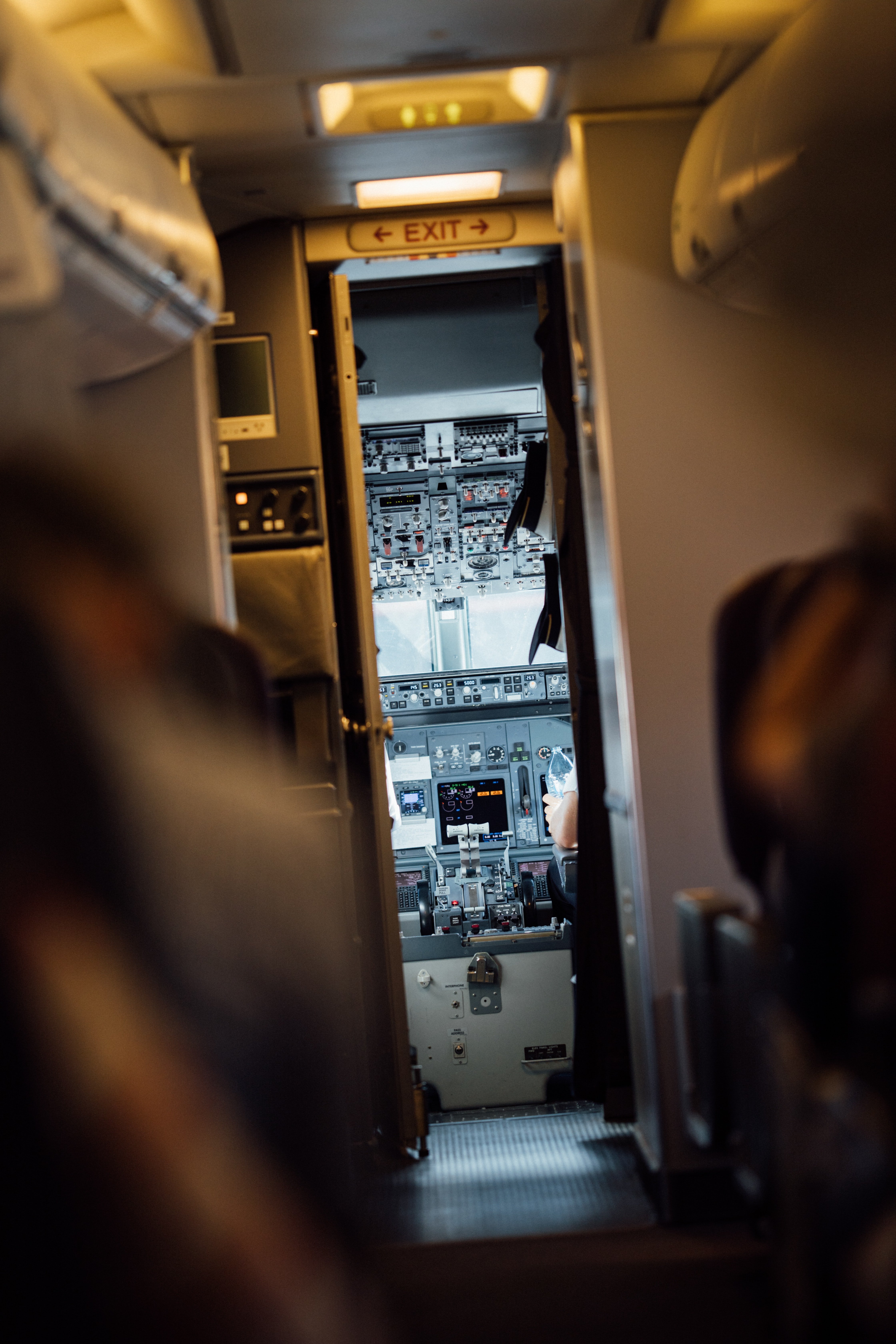 The plane encountered a turbulence | Photo: Unsplash