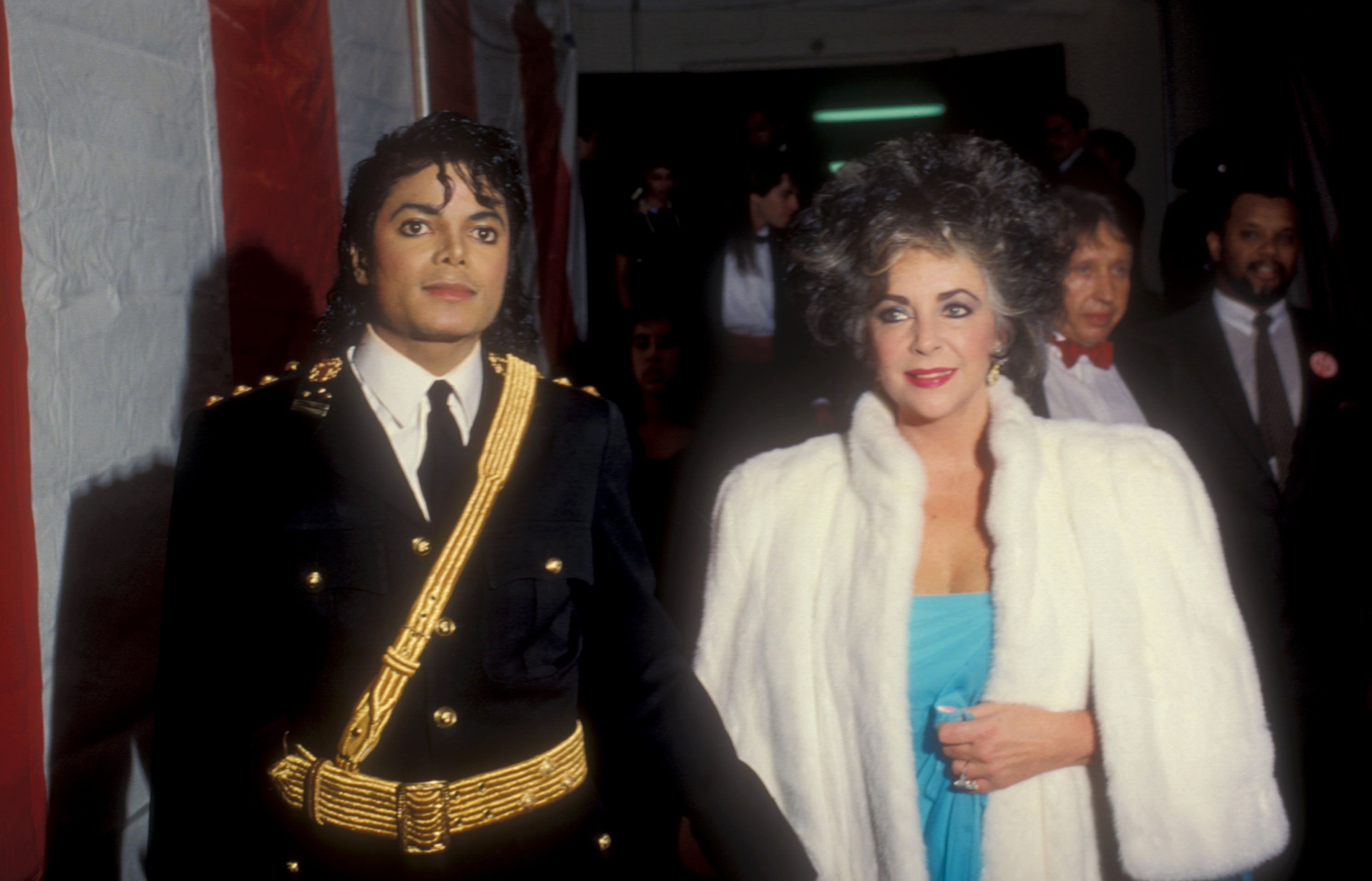 Michael Jackson and Elizabeth Taylor at the 14th Annual American Music Awards | Source: Getty Images