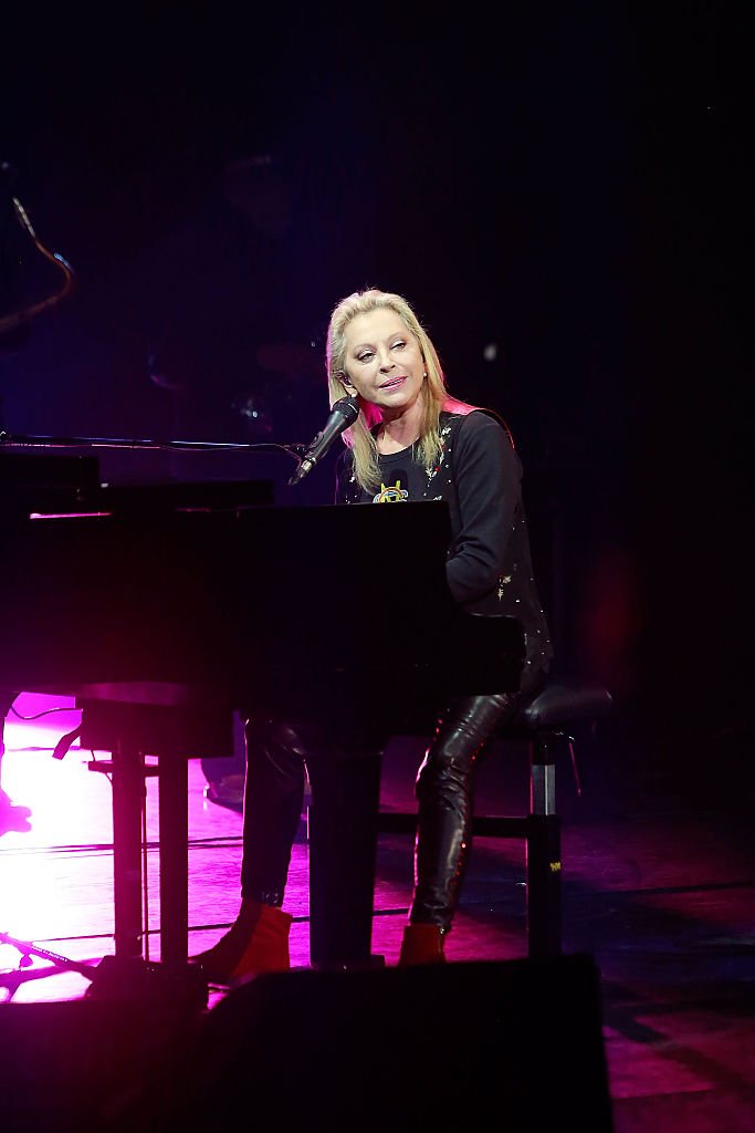 L'incontournable Véronique Sanson sur scène en 2015. l Source : Getty Images