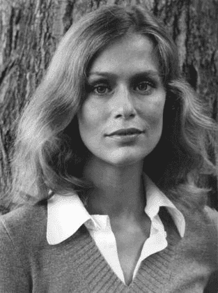  Headshot of Lauren Hutton in The Gambler (1974). | Source: Wikimedia Commons