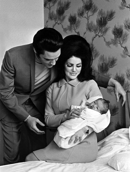 Elvis Presley with his wife Priscilla and their 4 day old Lisa Marie, at the Baptist Hospital in Memphis | Photo: Getty Images