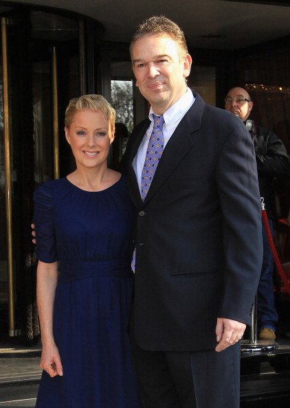Sally Whittaker und Ehemann Tim Dynevor, The TRIC Awards 2011 | Quelle: Getty Images