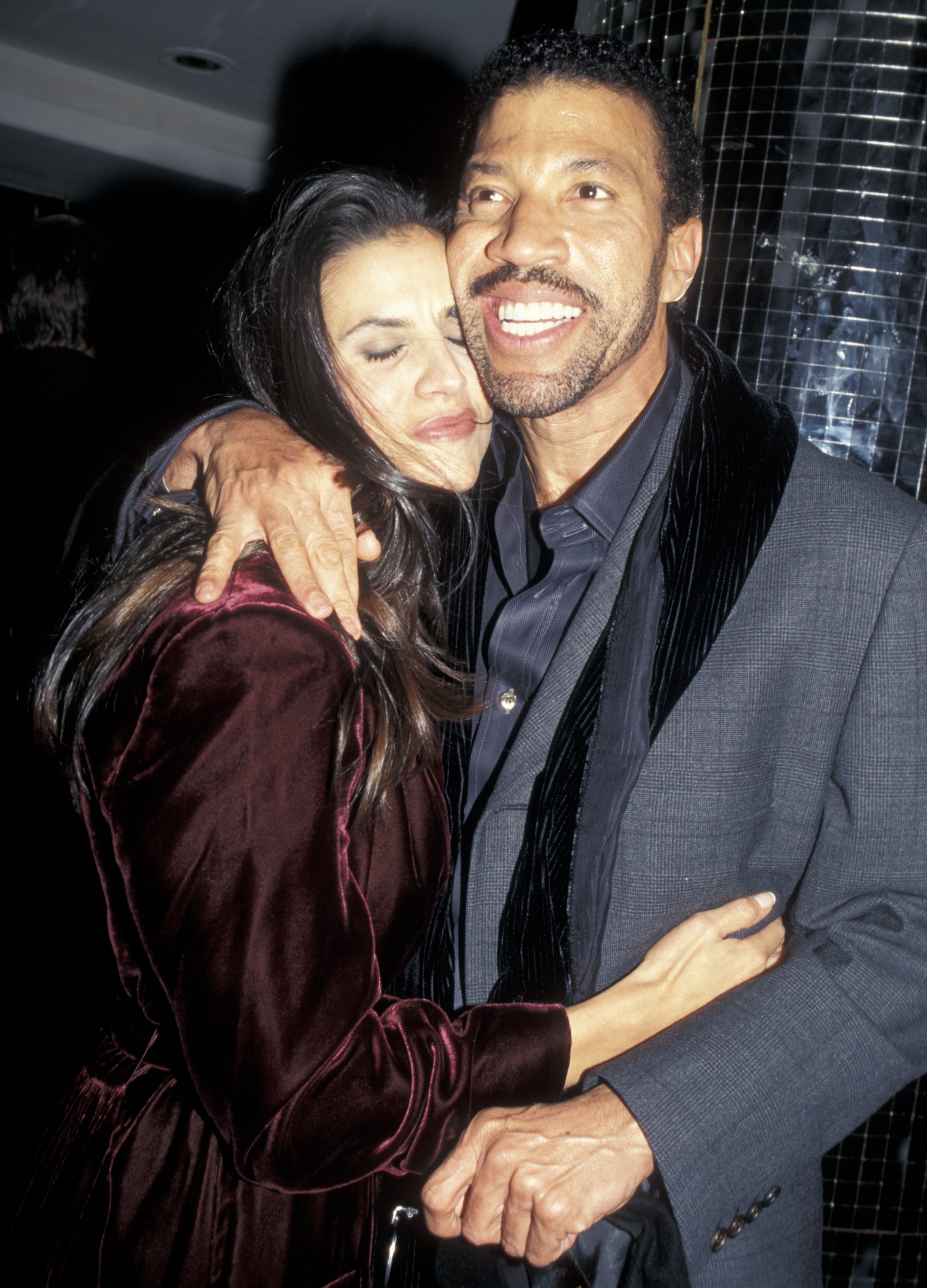 Lionel Richie and Diane Alexander during the premiere of "The Preacher's Wife" on December 9, 1996, at the Ziegfeld Theater in New York City. | Source: Getty Images