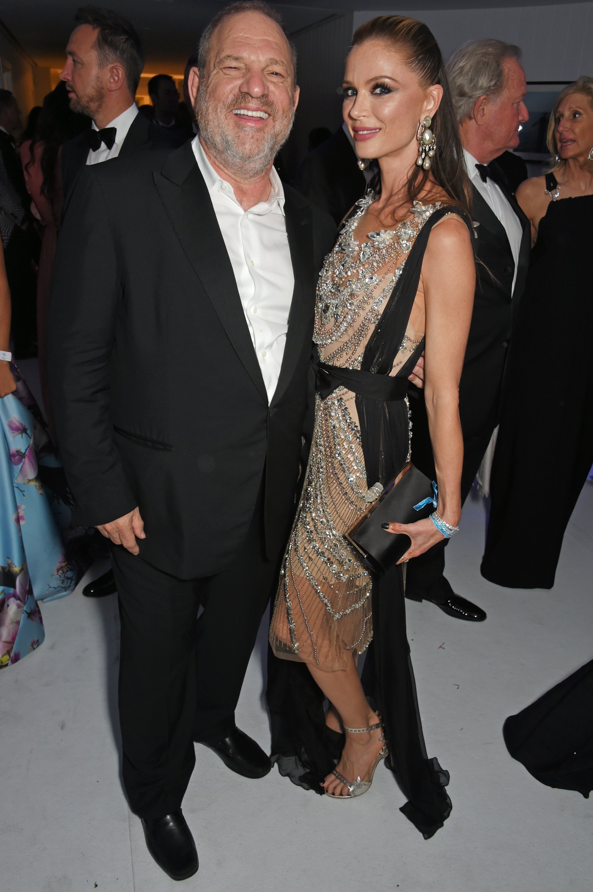 Harvey Weinstein y Georgina Chapman asistir a la amfAR Gala Cannes 2017 en el Hotel du Cap-Eden-Roc el 25 de mayo de 2017 en Cap d'Antibes, Francia. | Foto: Getty Images Harvey Weinstein y Georgina Chapman asistir a la amfAR Gala Cannes 2017 en el Hotel du Cap-Eden-Roc el 25 de mayo de 2017 en Cap d'Antibes, Francia. | Foto: Getty Images