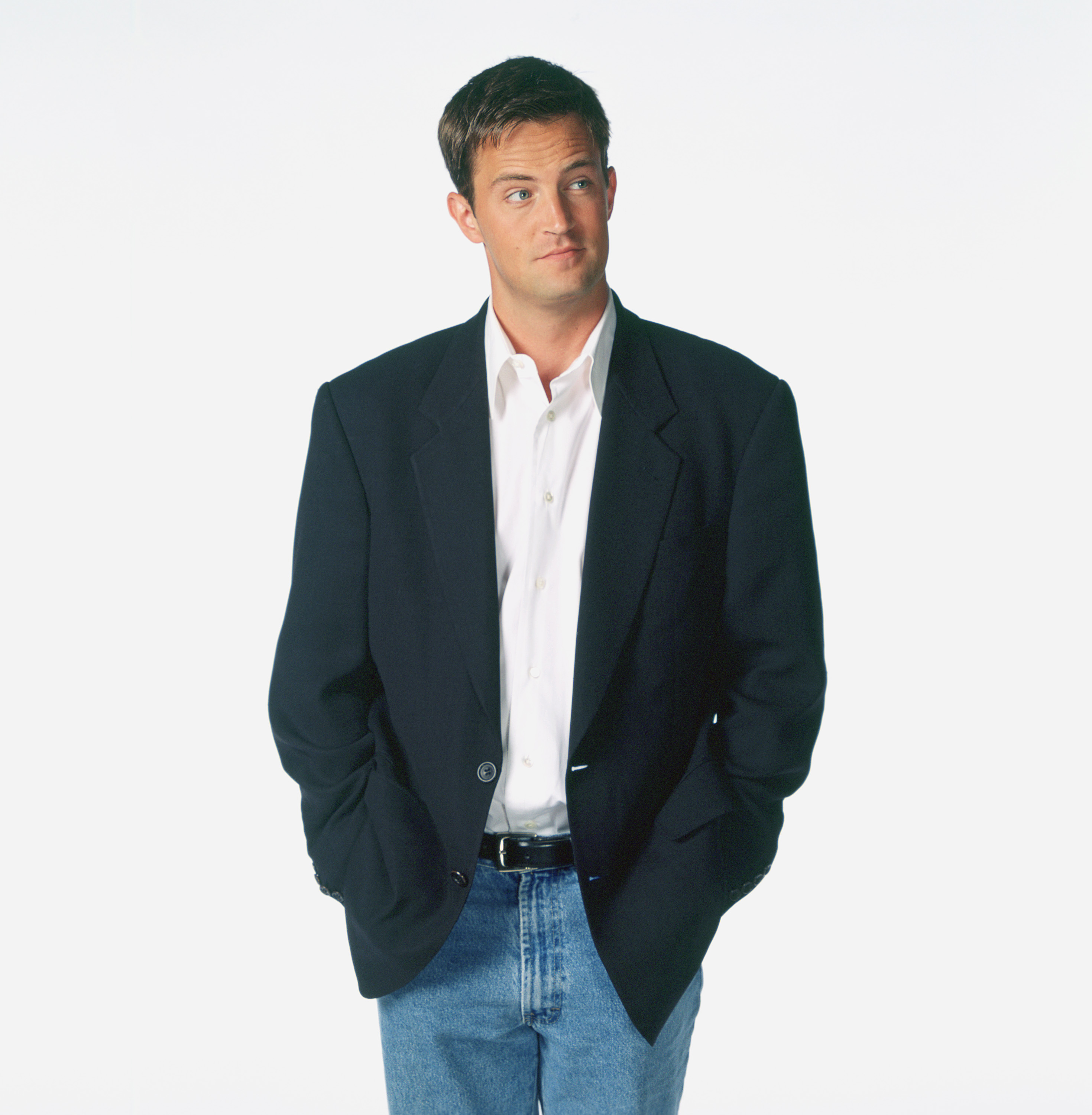 Matthew Perry as Chandler Bing on the set of "Friends" on May 29, 2009 | Source: Getty Images