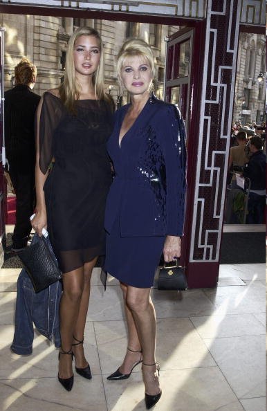 Ivana Trump and Ivanka on June 19th, 2002 at the Apollo Theatre, London | Photo: Getty Images