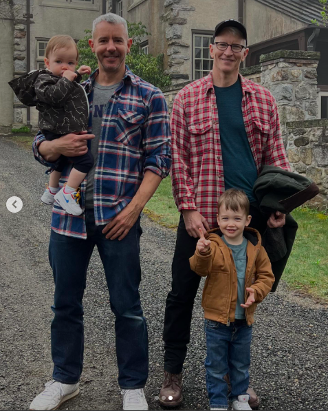Anderson Cooper and Benjamin Maisani with their sons, Wyatt and Sebastian Maisani-Cooper, posted on April 27, 2023. | Source: Instagram/andersoncooper