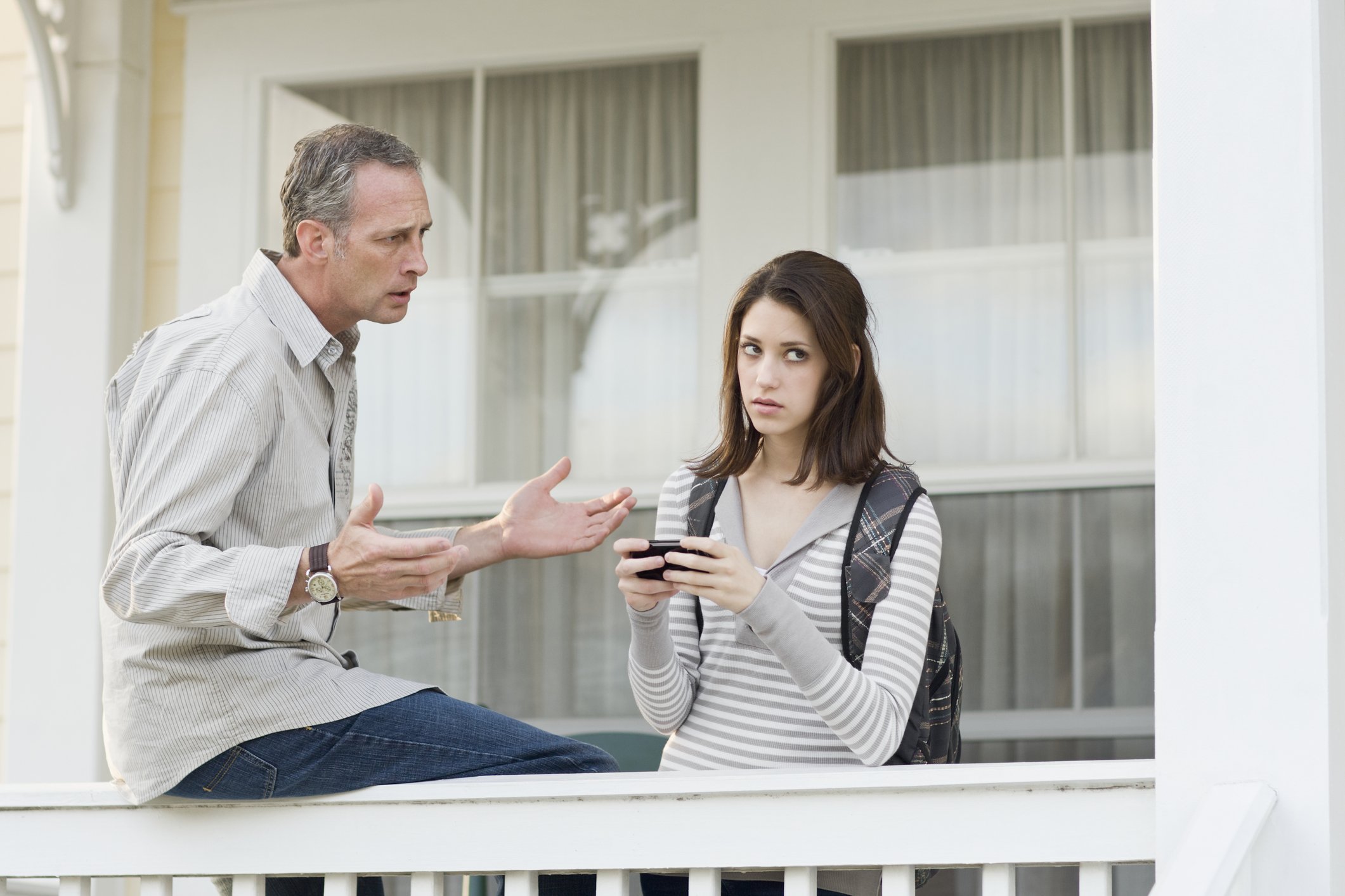 Father and teenage daughter. | Photo: Getty Images