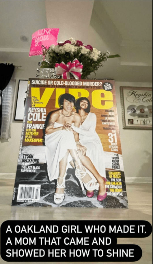 Keyshia Cole shared a picture of an old magazine where she and her late mother, Frankie Lons, were featured. | Photo: instagram.com/keyshiacole