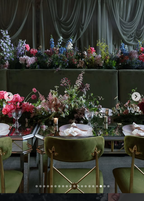 The floral arrangements at Lainey Wilson and Devlin "Duck" Hodges' wedding | Source: Instagram/laineywilson