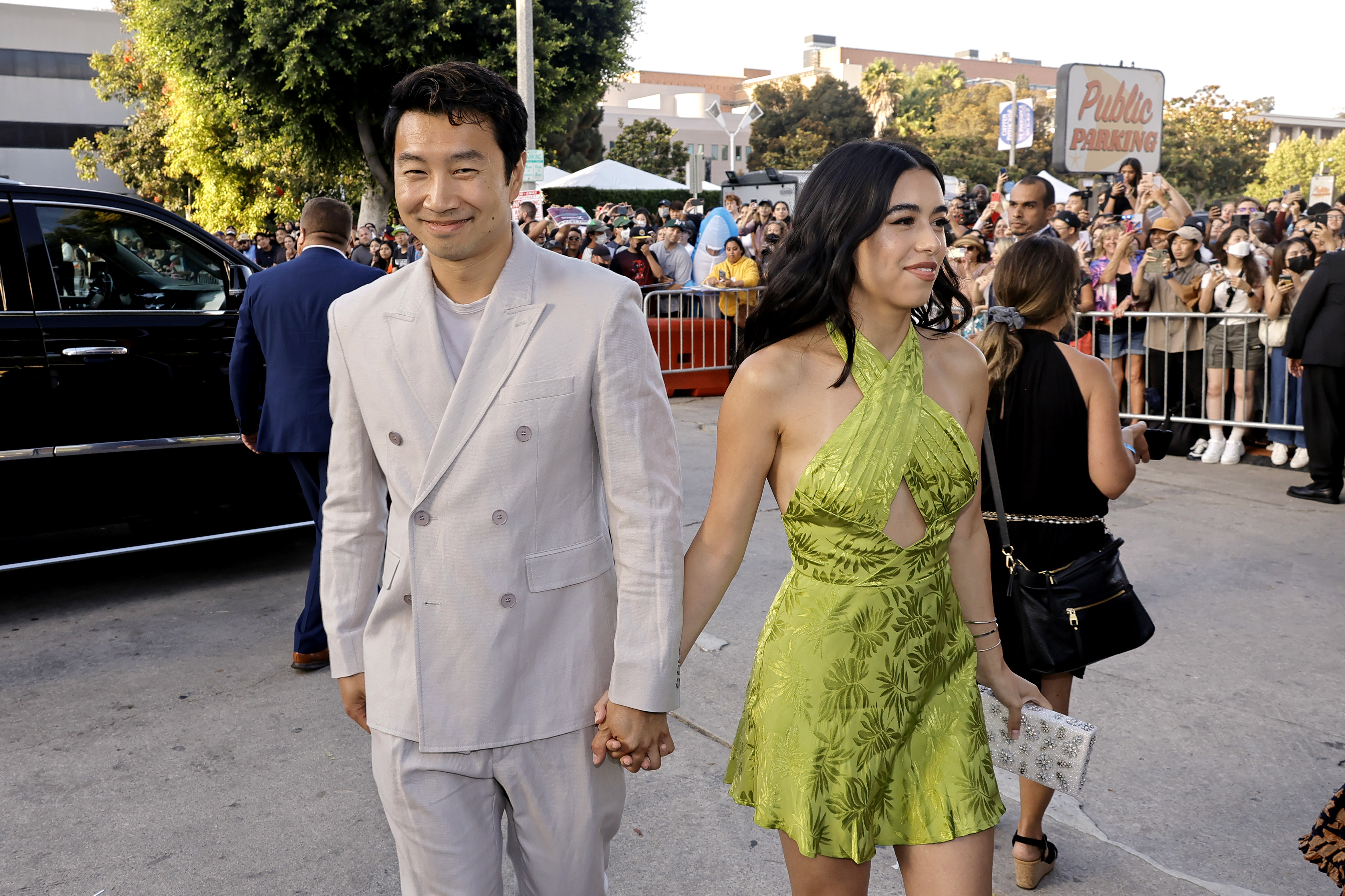 Simu Liu and Jade Bender at the premiere of "Bullet Train" on August 1, 2022, in Los Angeles, California. | Source: Getty Images