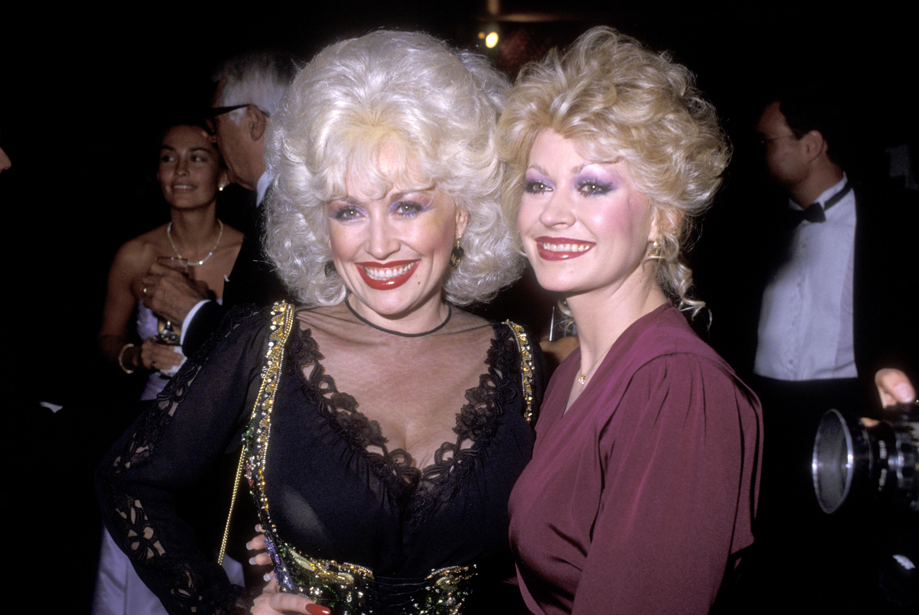 Musician Dolly Parton and sister Actress Rachel Dennison attend the 1983 Carousel of Hope Ball to Benefit the Barbara Davis Center for Childhood Diabetes on October 8, 1983, at Currigan Hall in Denver, Colorado. | Source: Getty Images