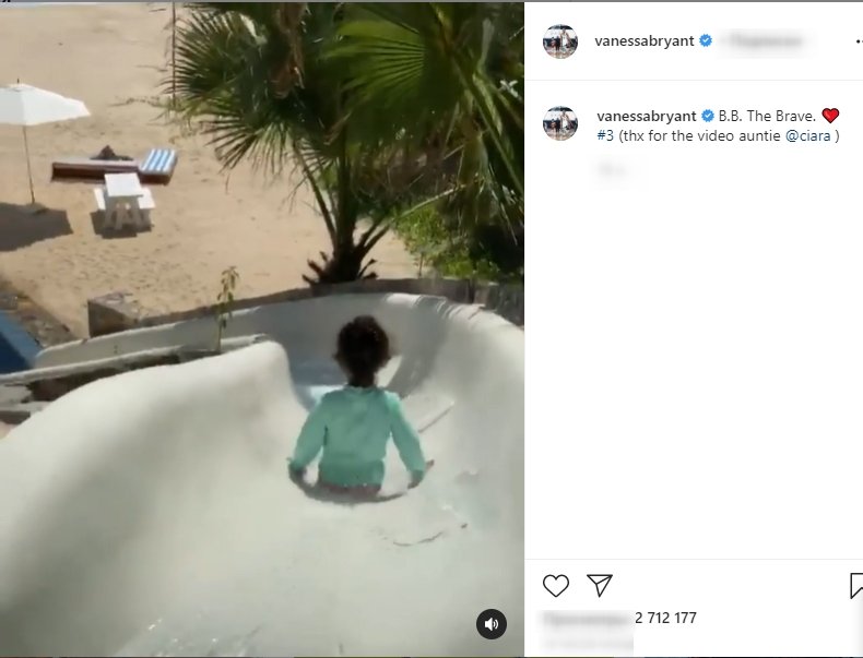 Vanessa Bryant's daughter, Bianka, having fun during a vacation on Vanessa's Instagram page | Photo: Instagram / vanessabryant