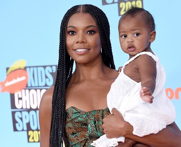 Gabrielle Union and Kaavia James Union Wade attend Nickelodeon Kids' Choice Sports 2019 at Barker Hangar in Santa Monica, California. | Photo: Getty Images