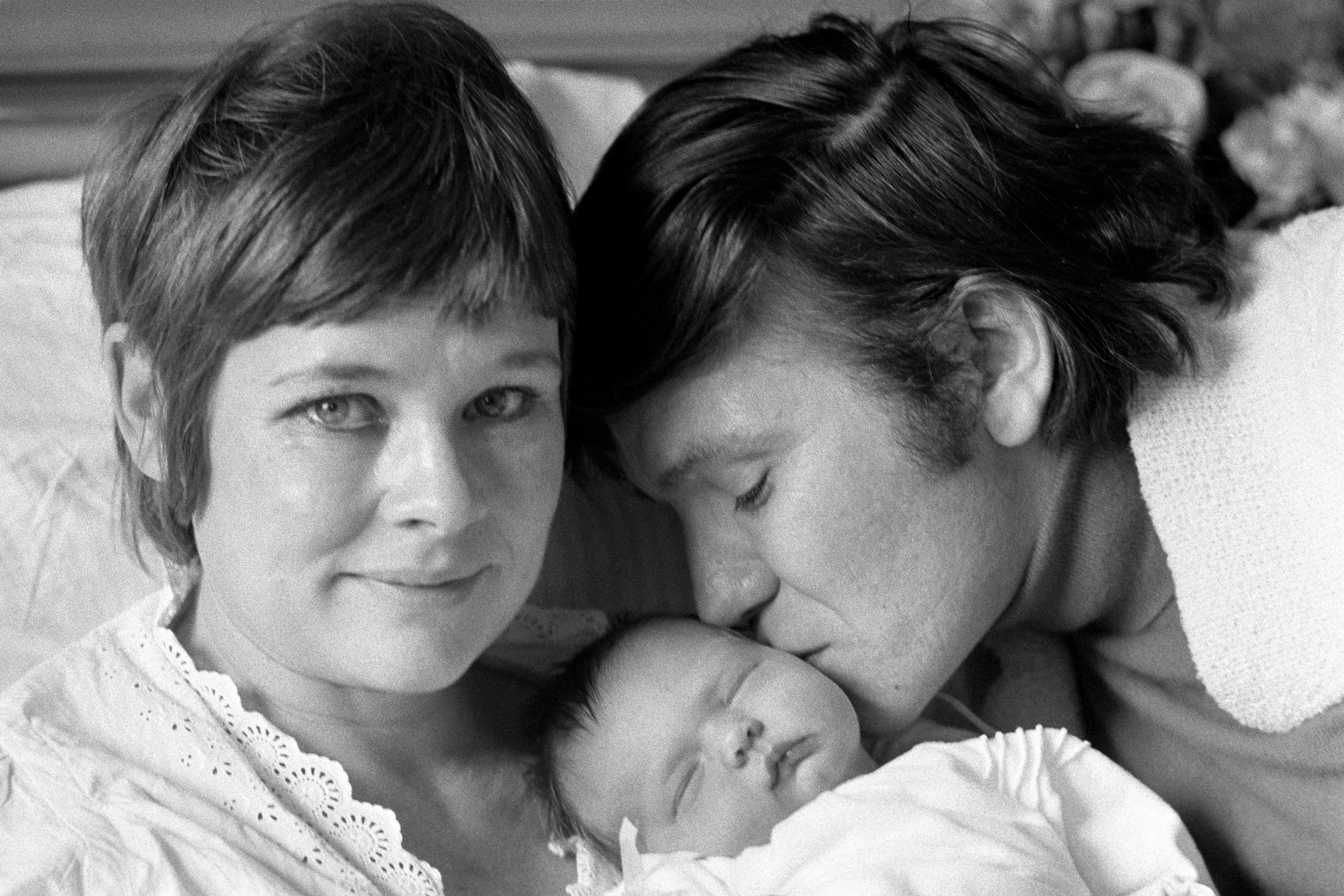Judi Dench, her husband Michael Williams and their baby. Circa 1972 | Source: Getty Images